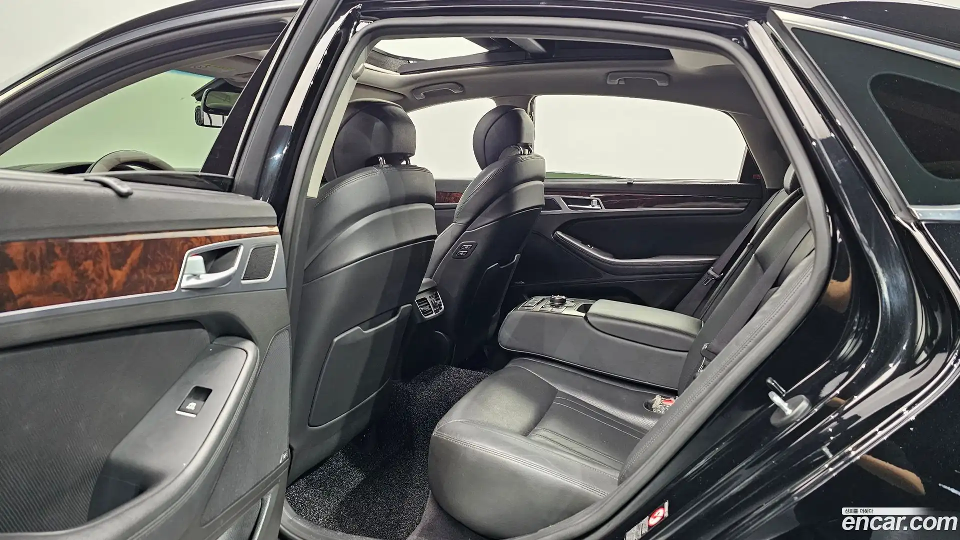 Genesis Hyundai 2016.0-OPTION-015