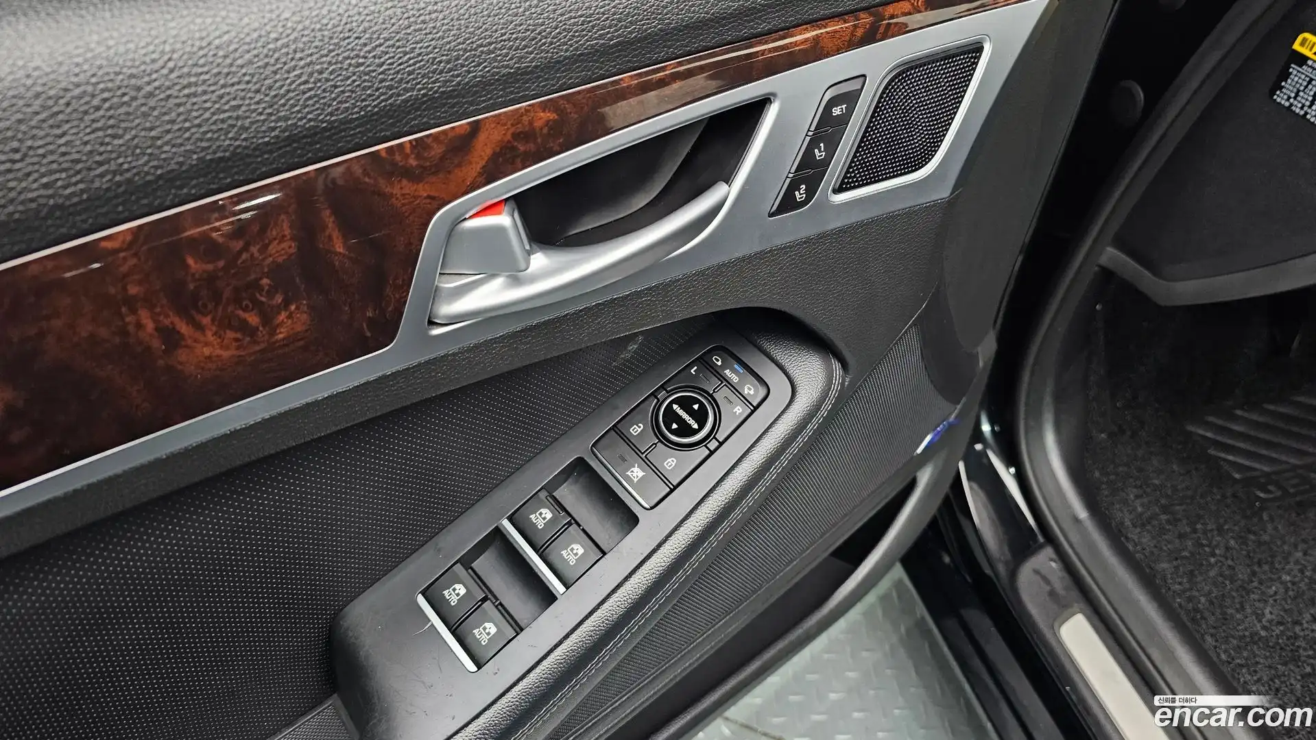 Genesis Hyundai 2016.0-OPTION-024