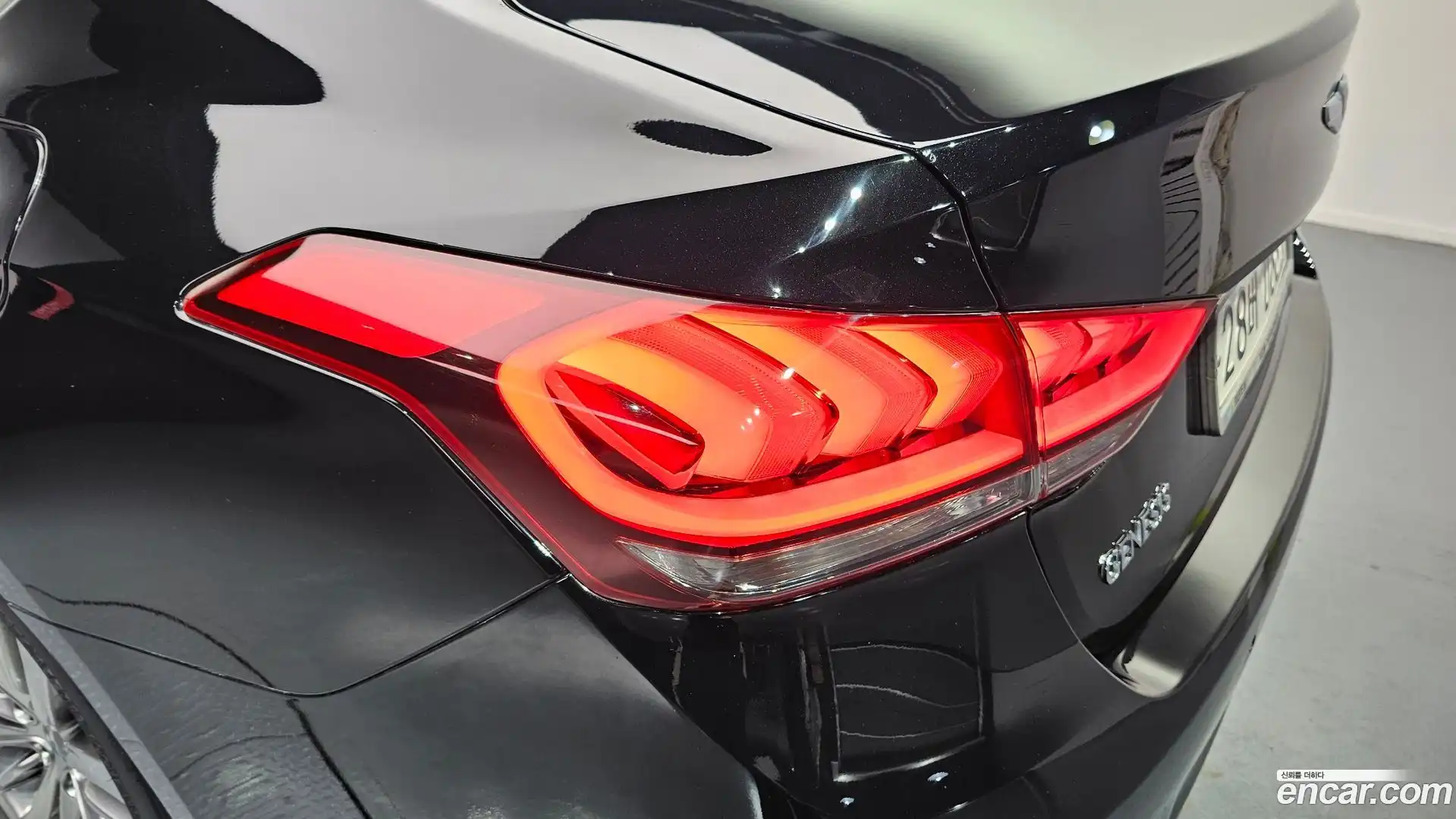 Genesis Hyundai 2016.0-OUTER-033