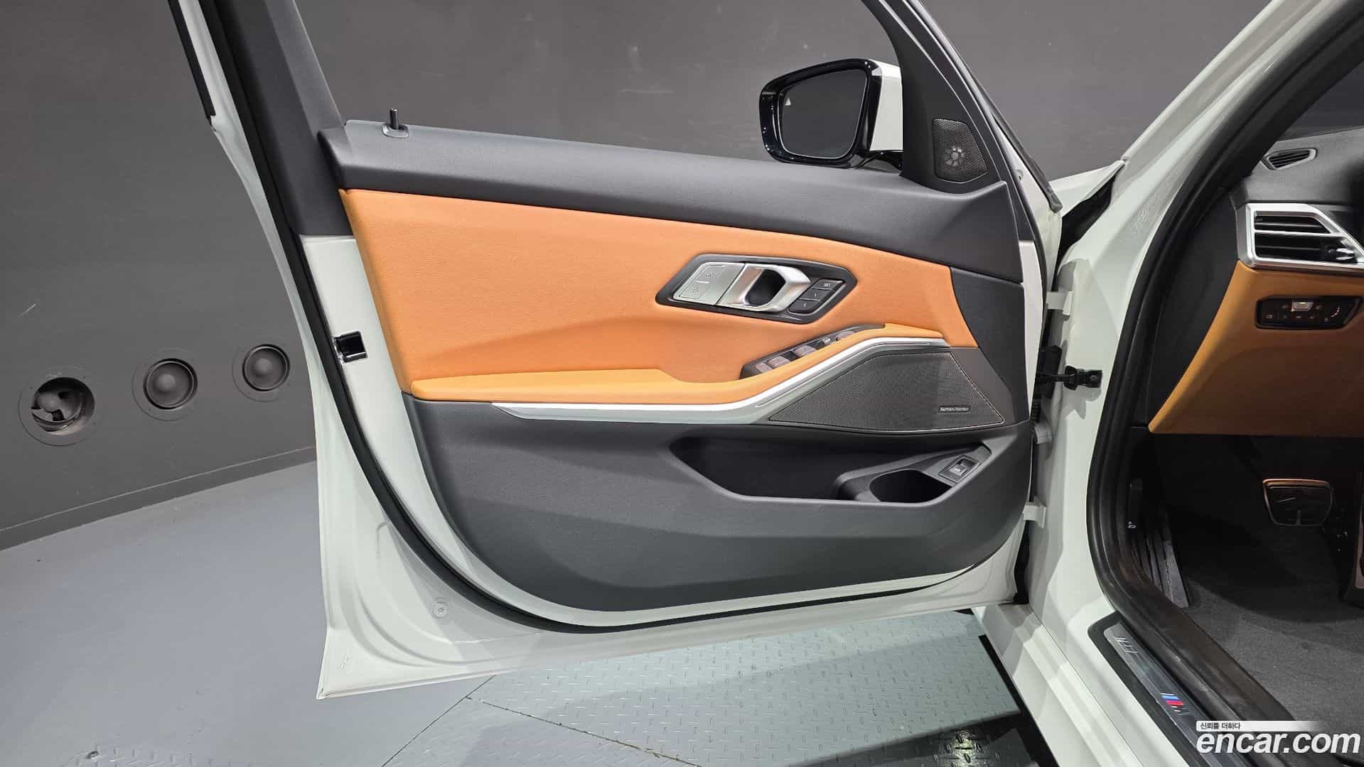 3-Series BMW 2024.10-INNER-034