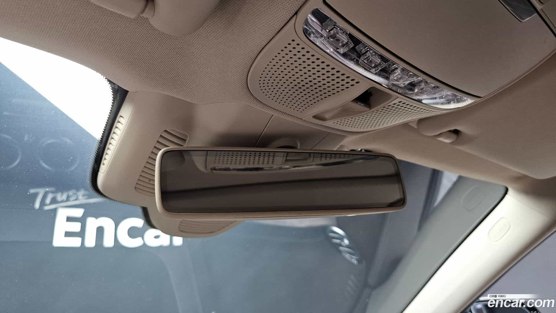 E-Class Mercedes-Benz 2018.5-OPTION-021