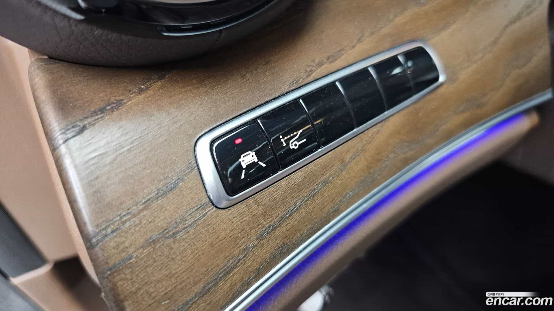 E-Class Mercedes-Benz 2018.5-OPTION-022