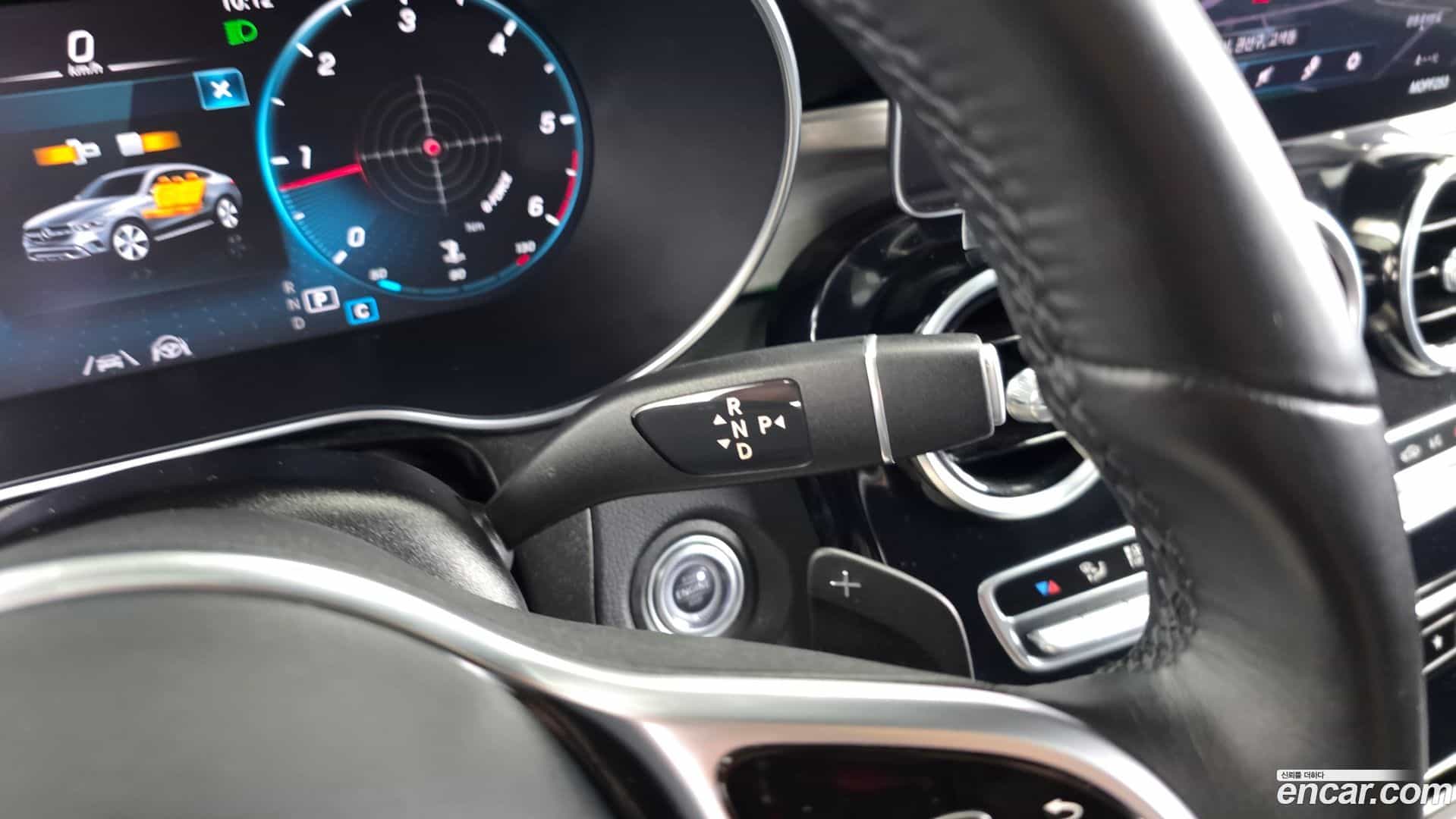 GLC-Class Mercedes-Benz 2021.11-INNER-009