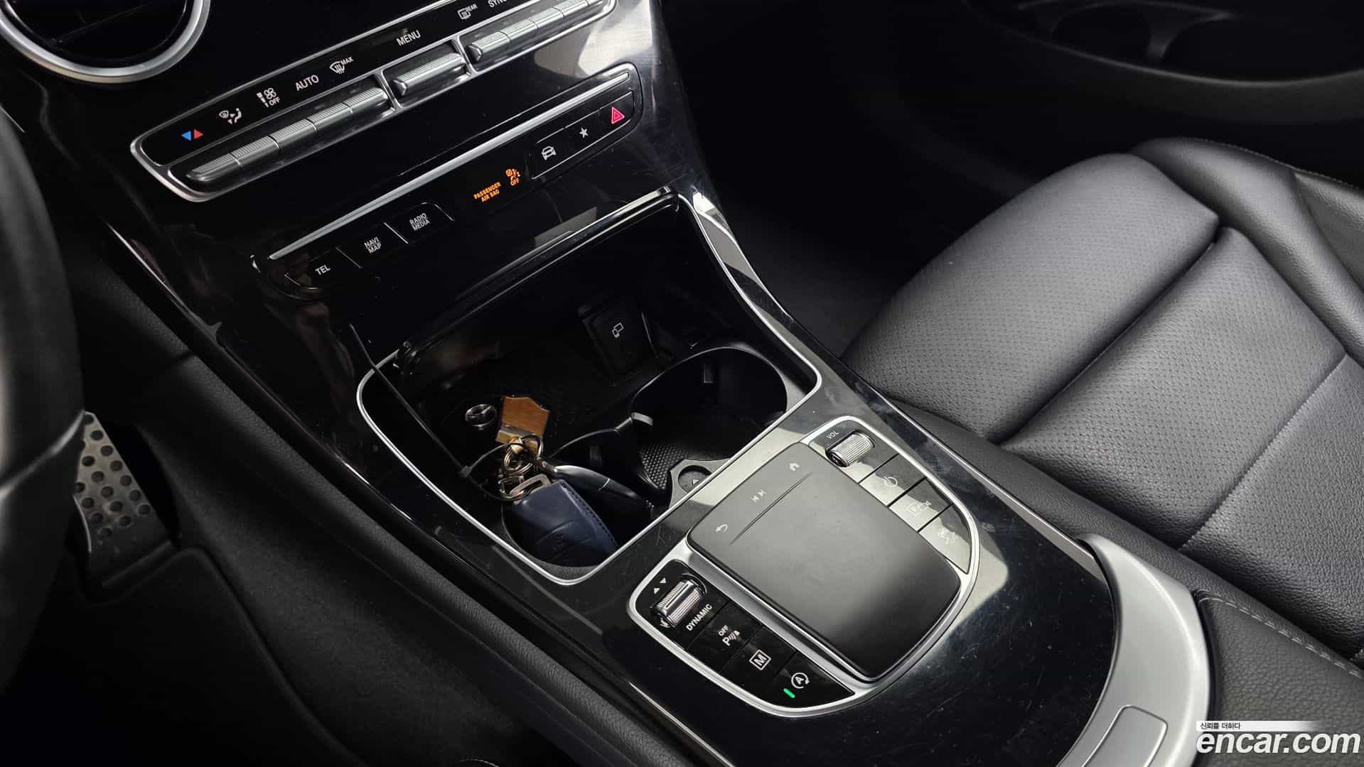 GLC-Class Mercedes-Benz 2021.11-OPTION-040