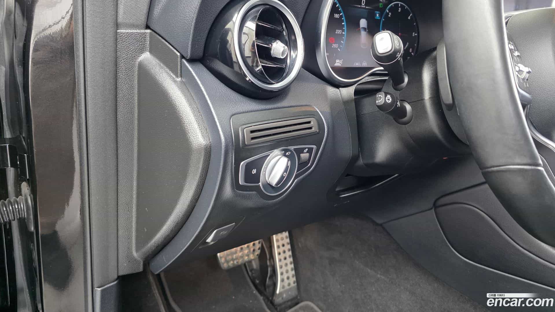 GLC-Class Mercedes-Benz 2021.11-OPTION-043