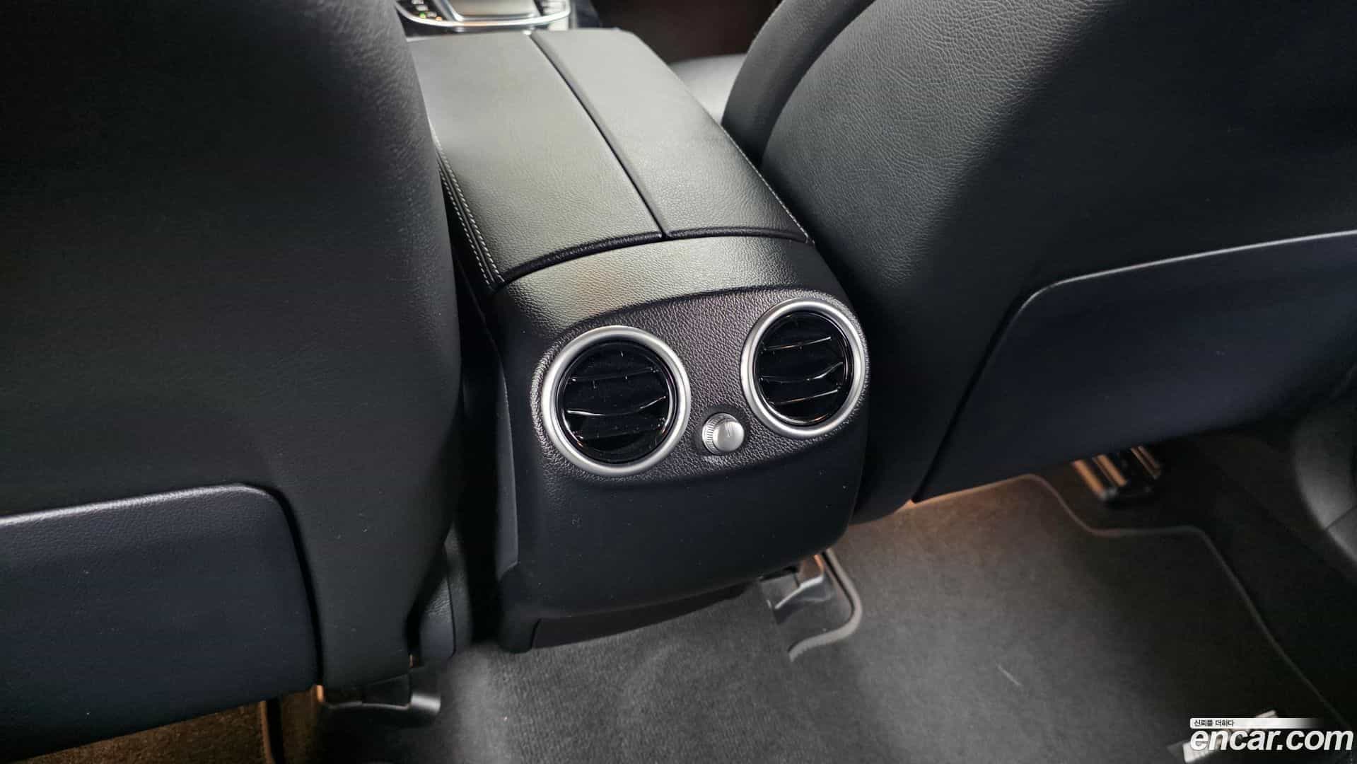 GLC-Class Mercedes-Benz 2021.11-OPTION-045