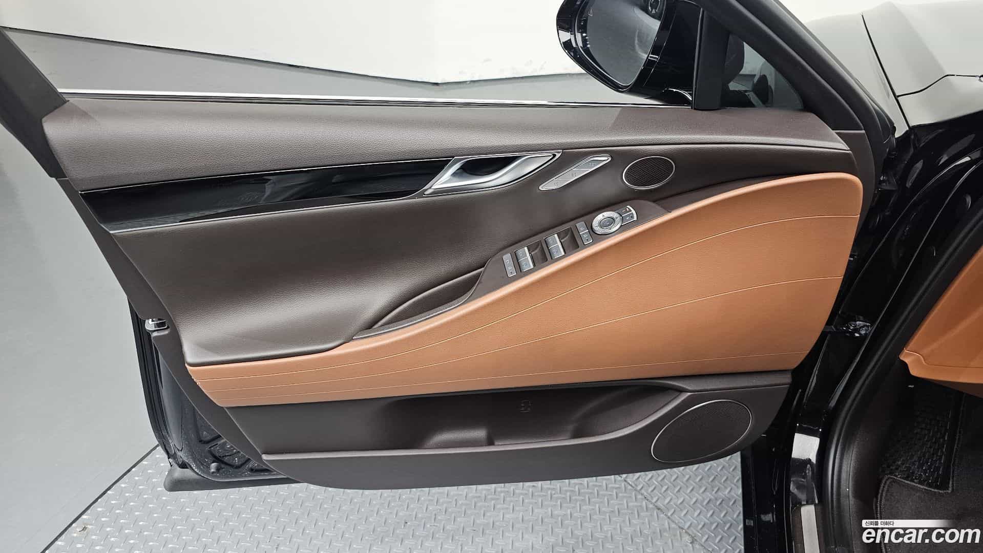 G80 Genesis 2022.0-INNER-034