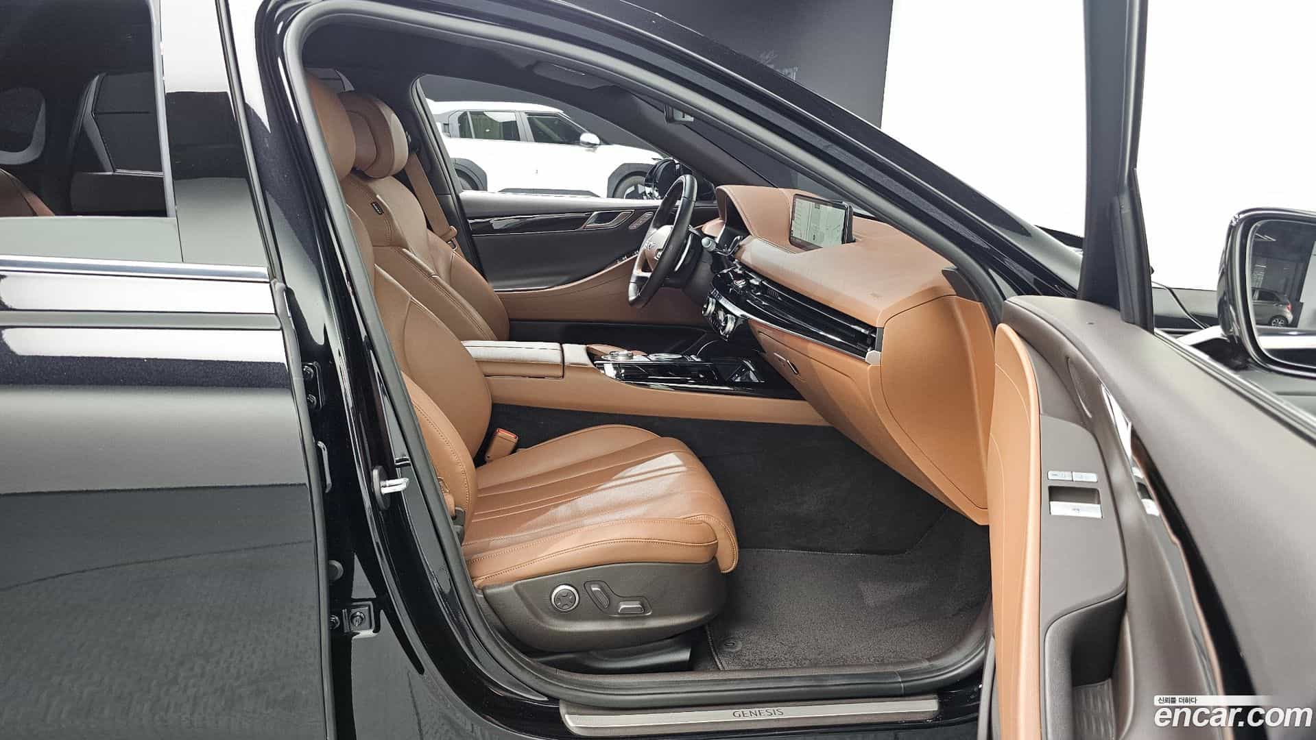 G80 Genesis 2022.0-INNER-036