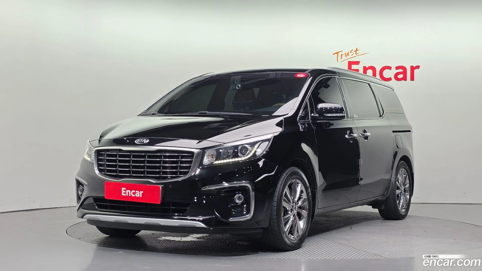 Main__Slider__Photo:Canival Kia 2019.7-0