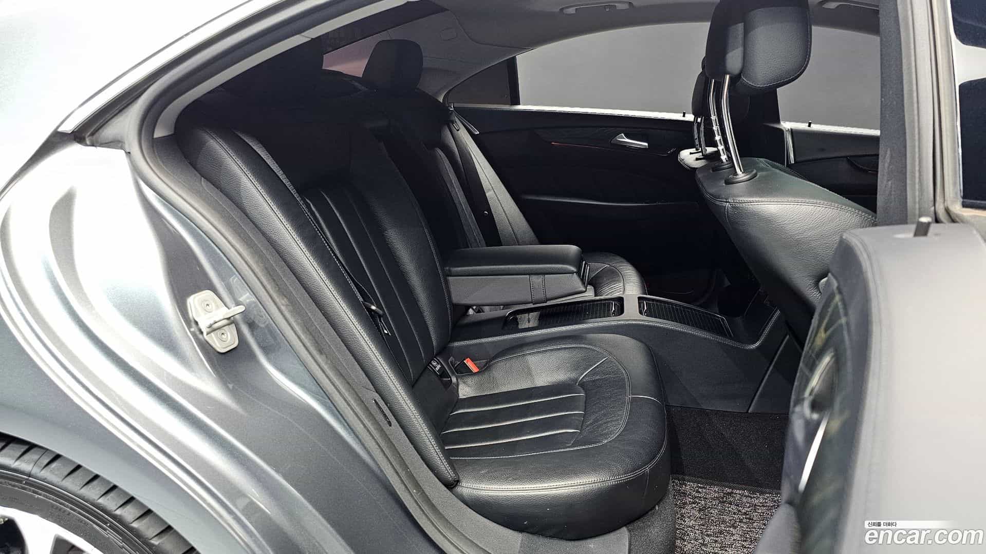 CLS-Class Mercedes-Benz 2015.11-OPTION-015
