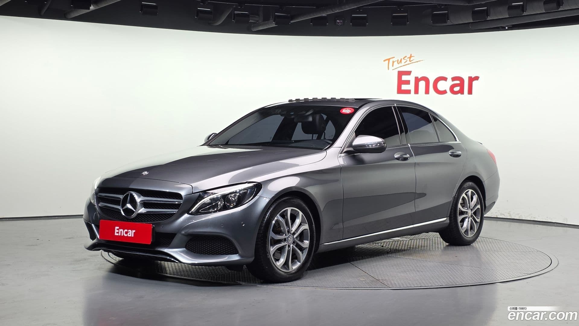 Main__Slider__Photo:C-Class Mercedes-Benz 2017.4-0
