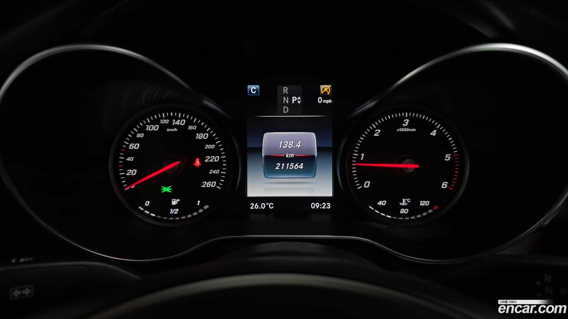 C-Class Mercedes-Benz 2017.4-INNER-008