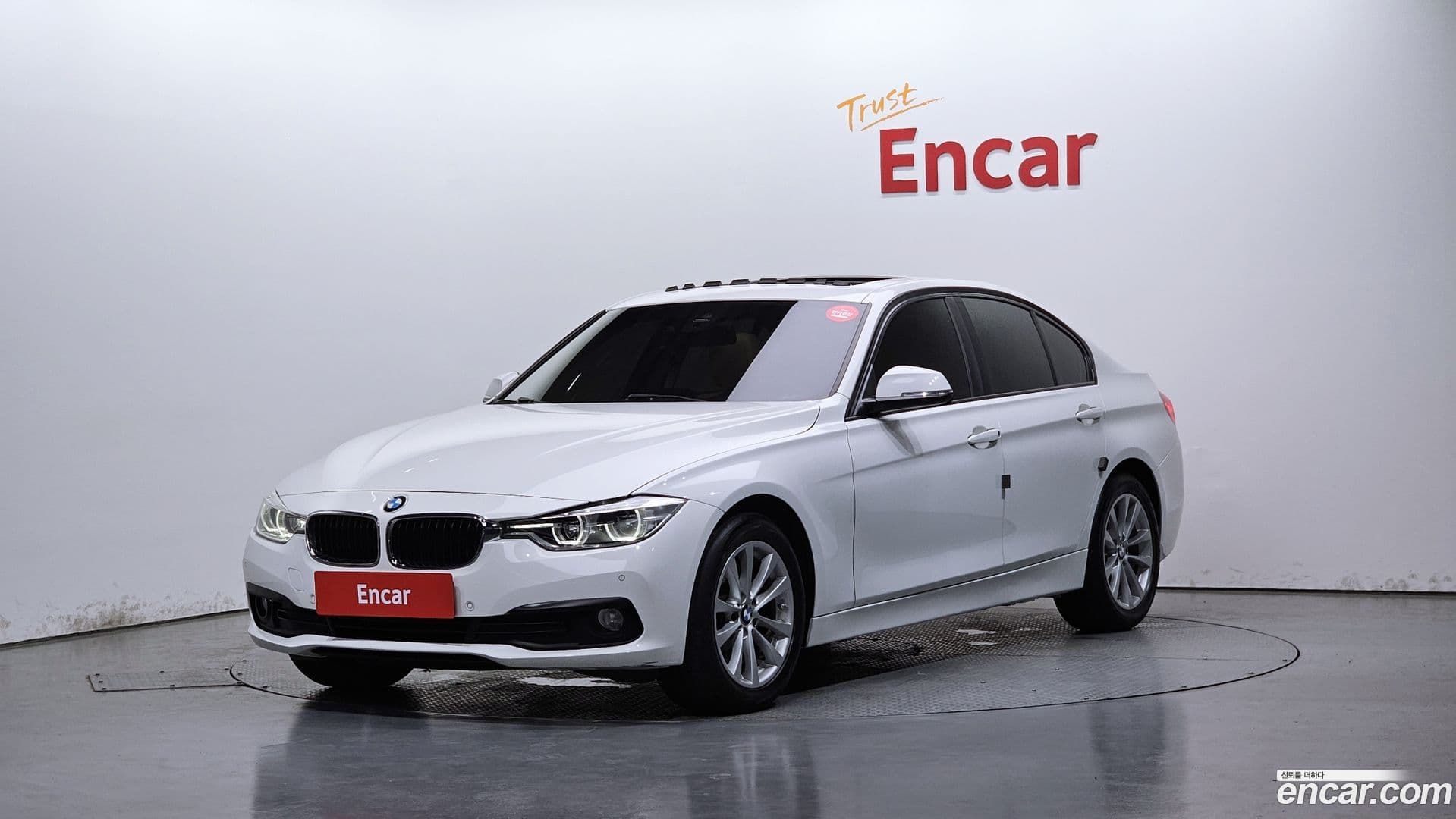Main__Slider__Photo:3-Series BMW 2016.9-0