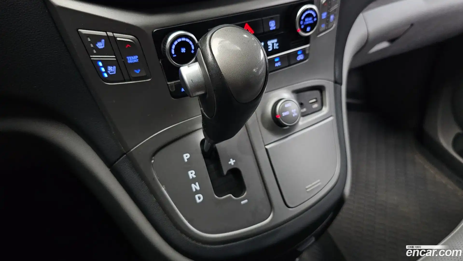 Starex Hyundai 2018.11-INNER-009