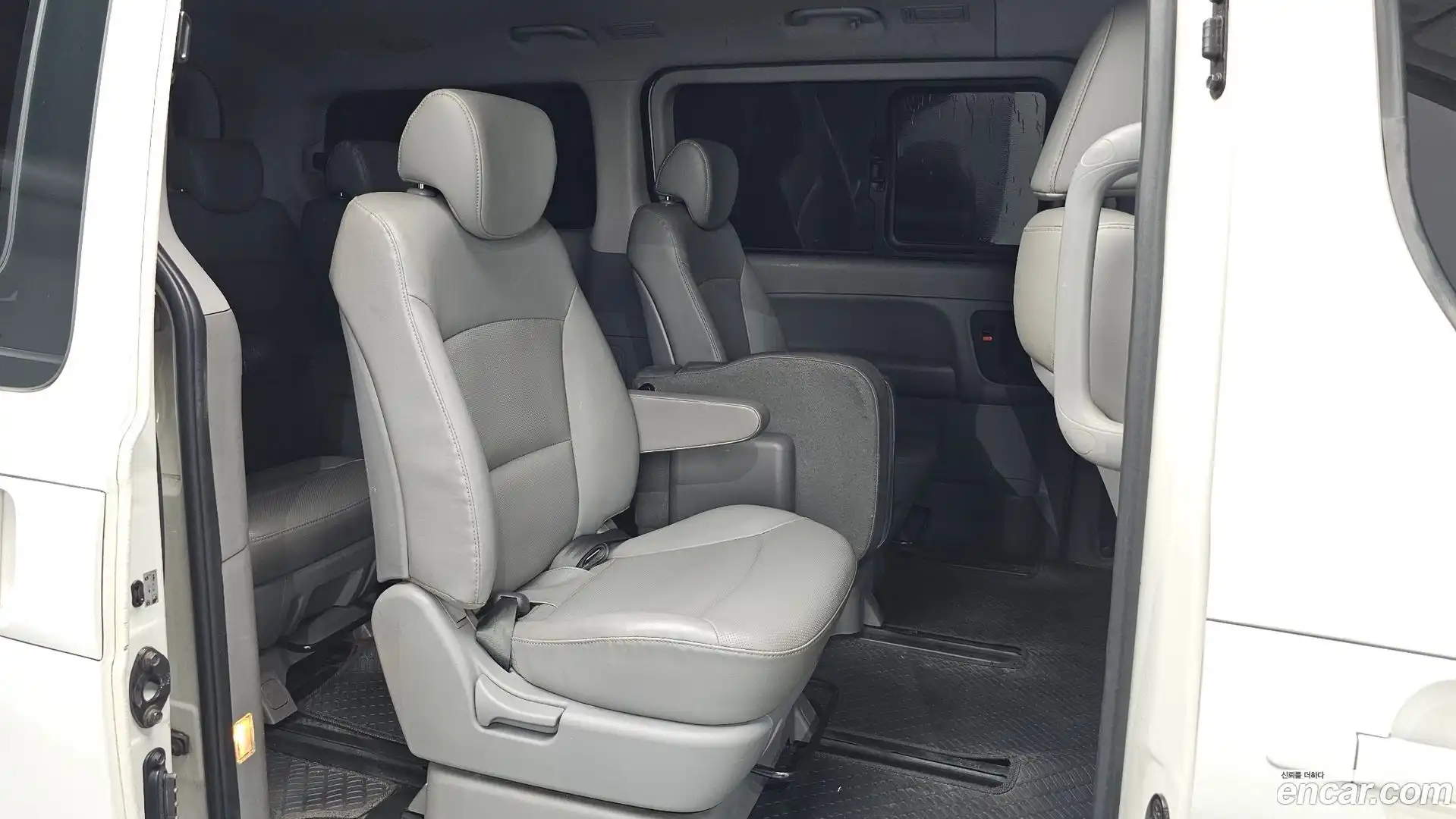 Starex Hyundai 2018.11-OPTION-015