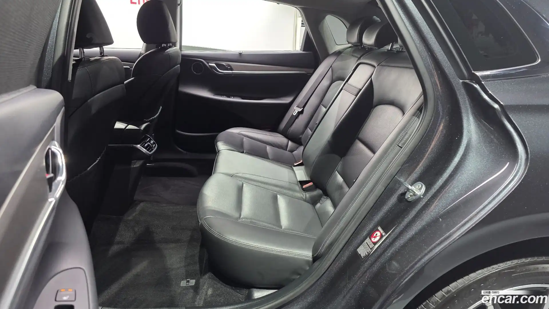 Grandeur Hyundai 2022.5-OPTION-015