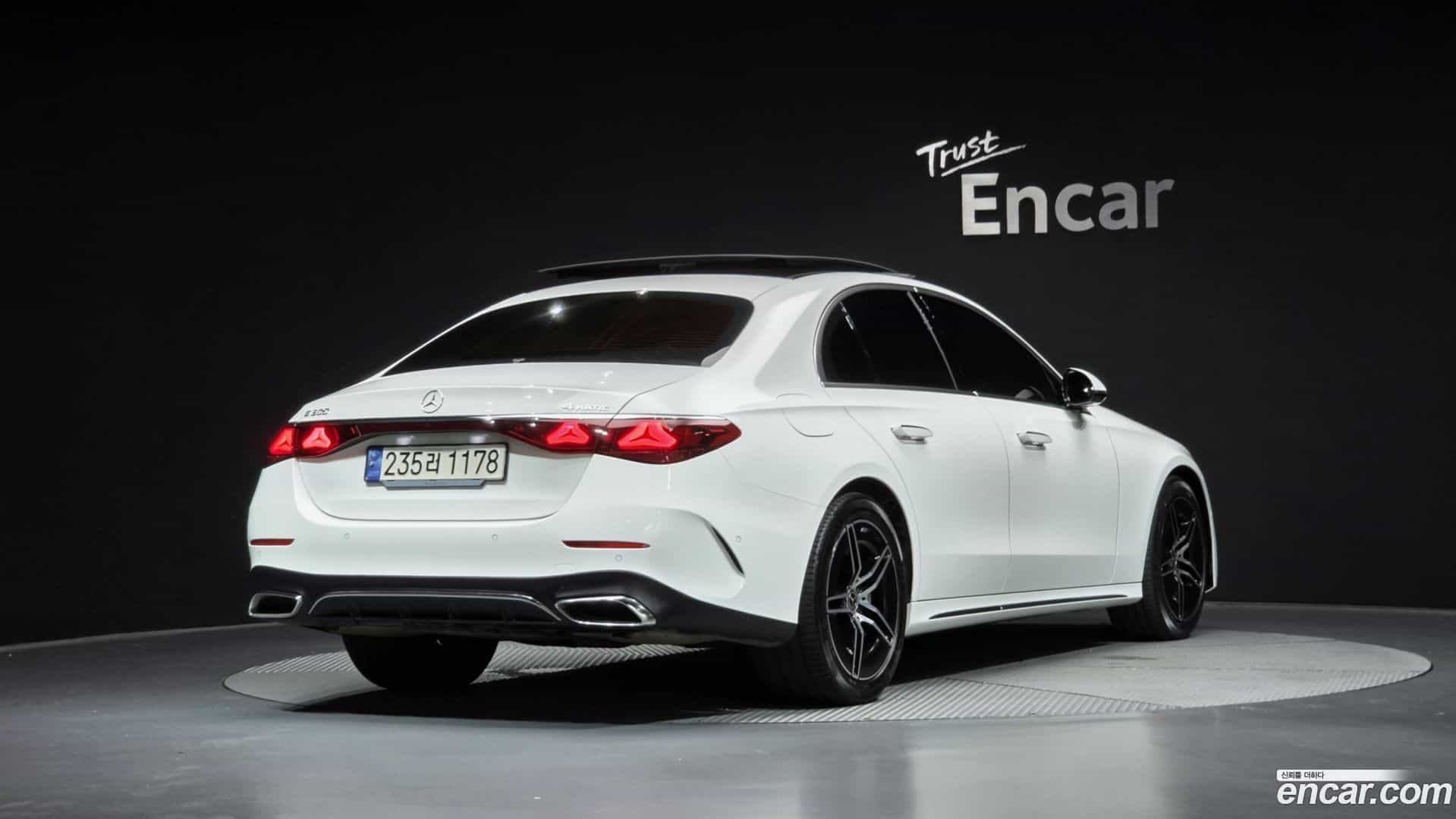 E-Class Mercedes-Benz 2024.0-OUTER-002