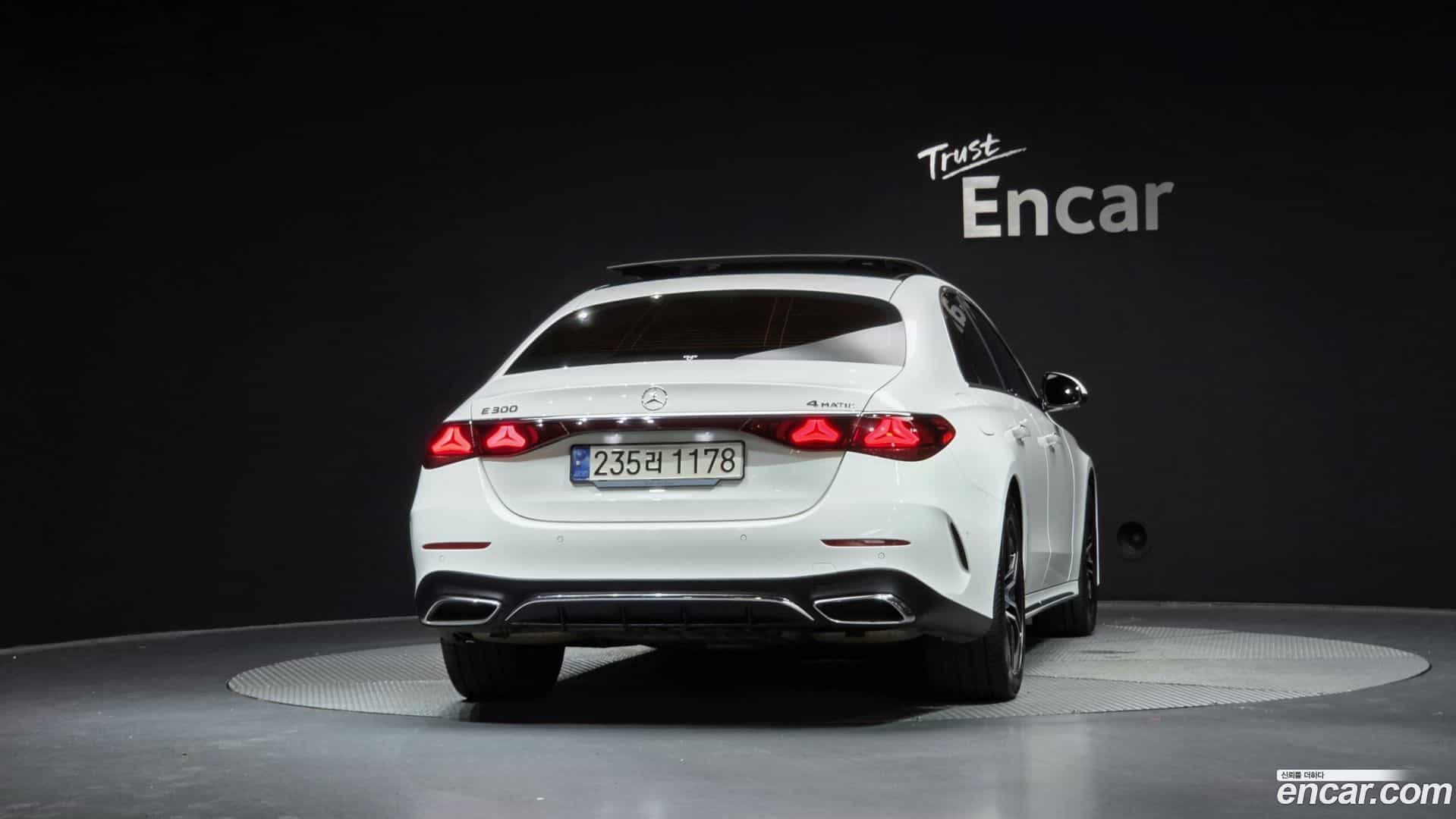 E-Class Mercedes-Benz 2024.0-OUTER-004