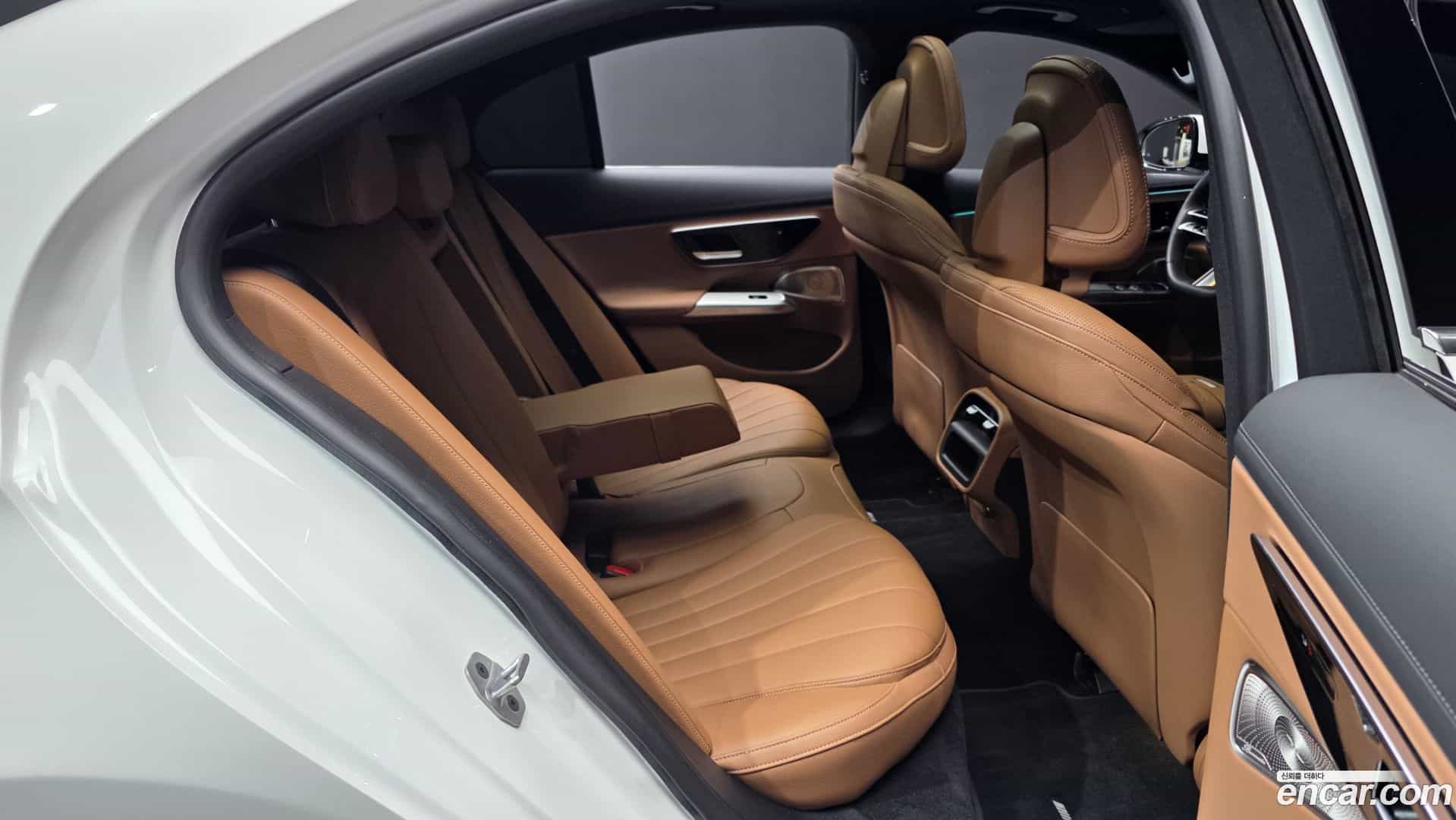 E-Class Mercedes-Benz 2024.0-OPTION-016