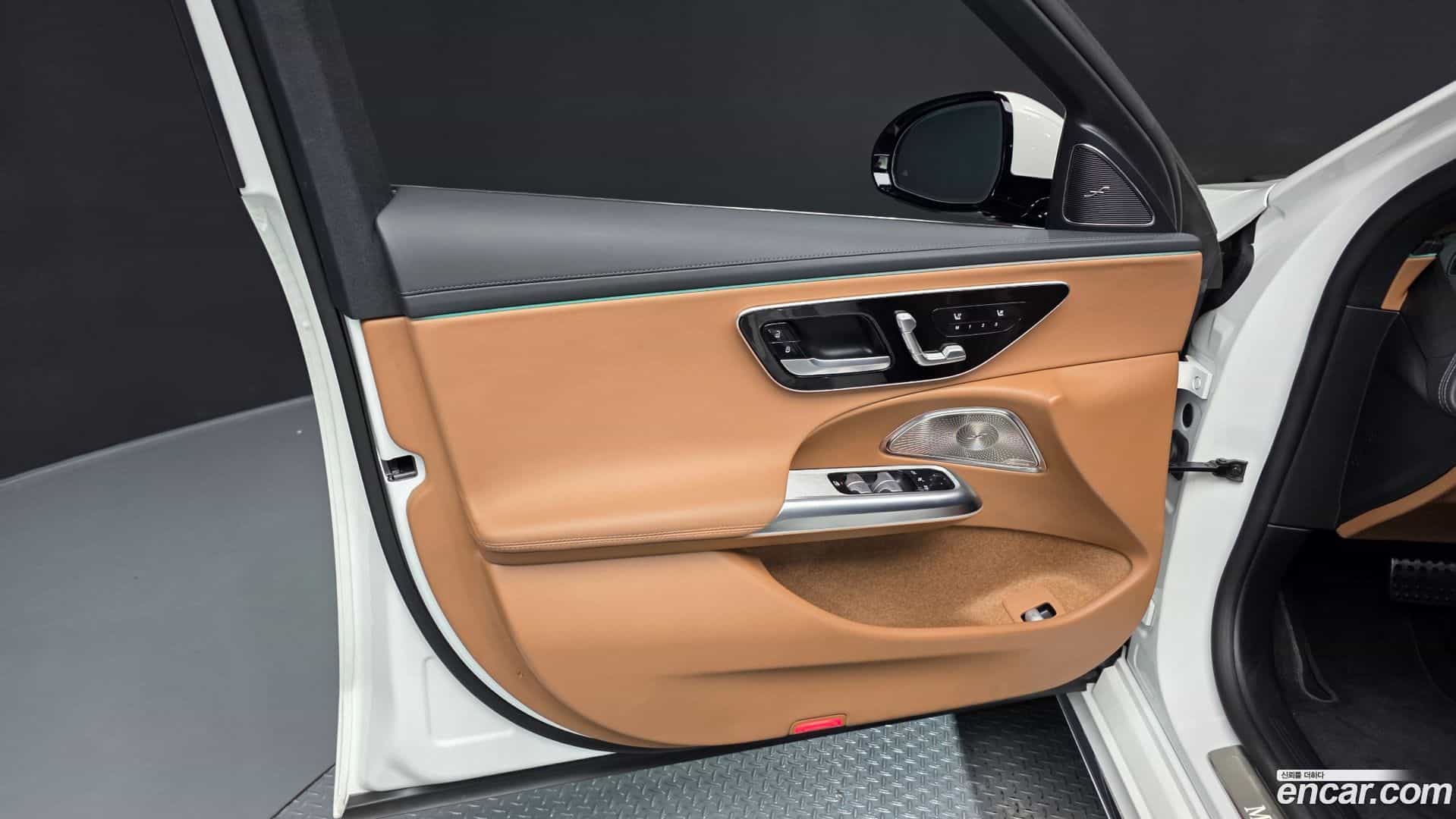 E-Class Mercedes-Benz 2024.0-INNER-034