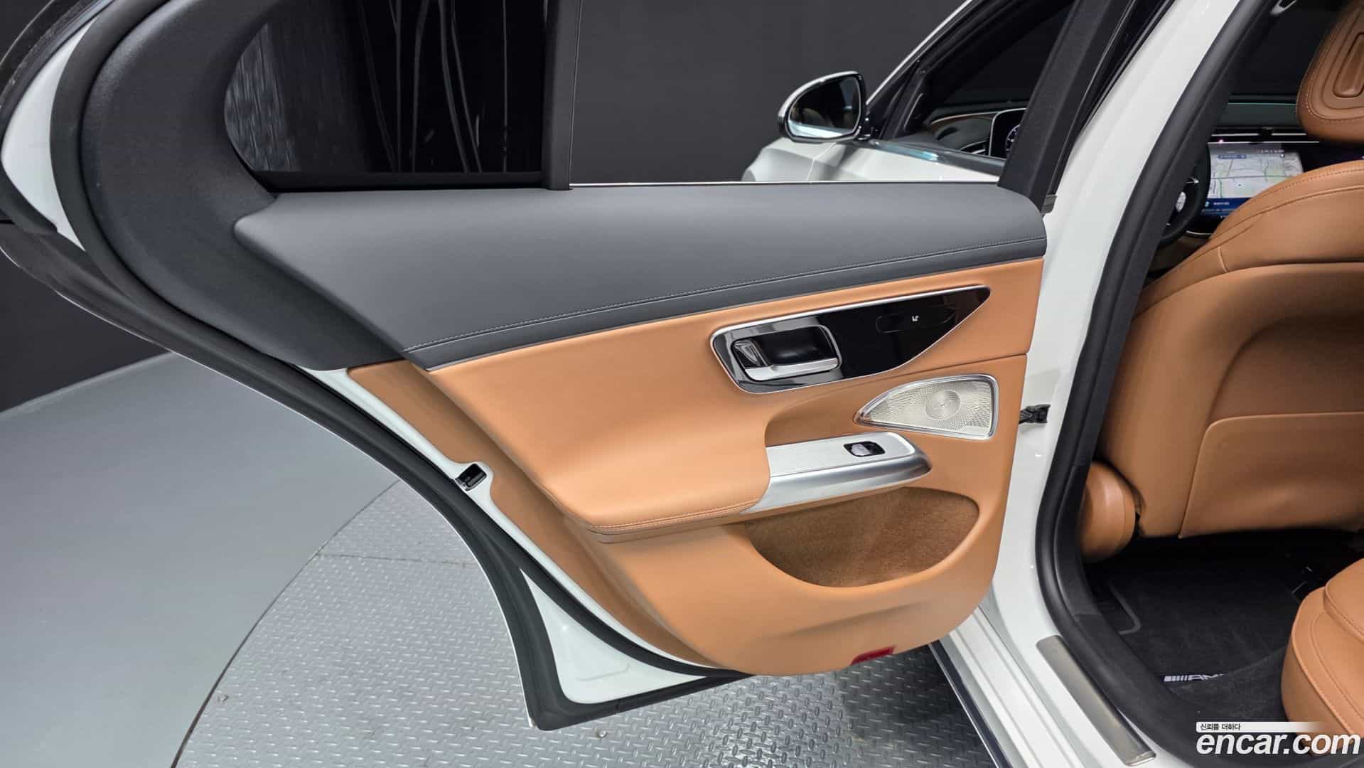 E-Class Mercedes-Benz 2024.0-INNER-035