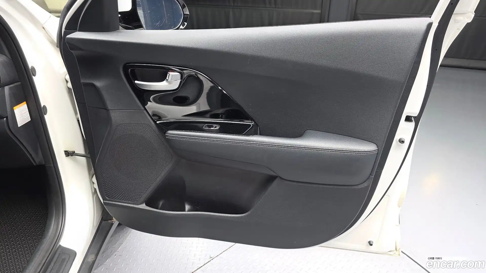 Niro Kia 2016.3-INNER-034