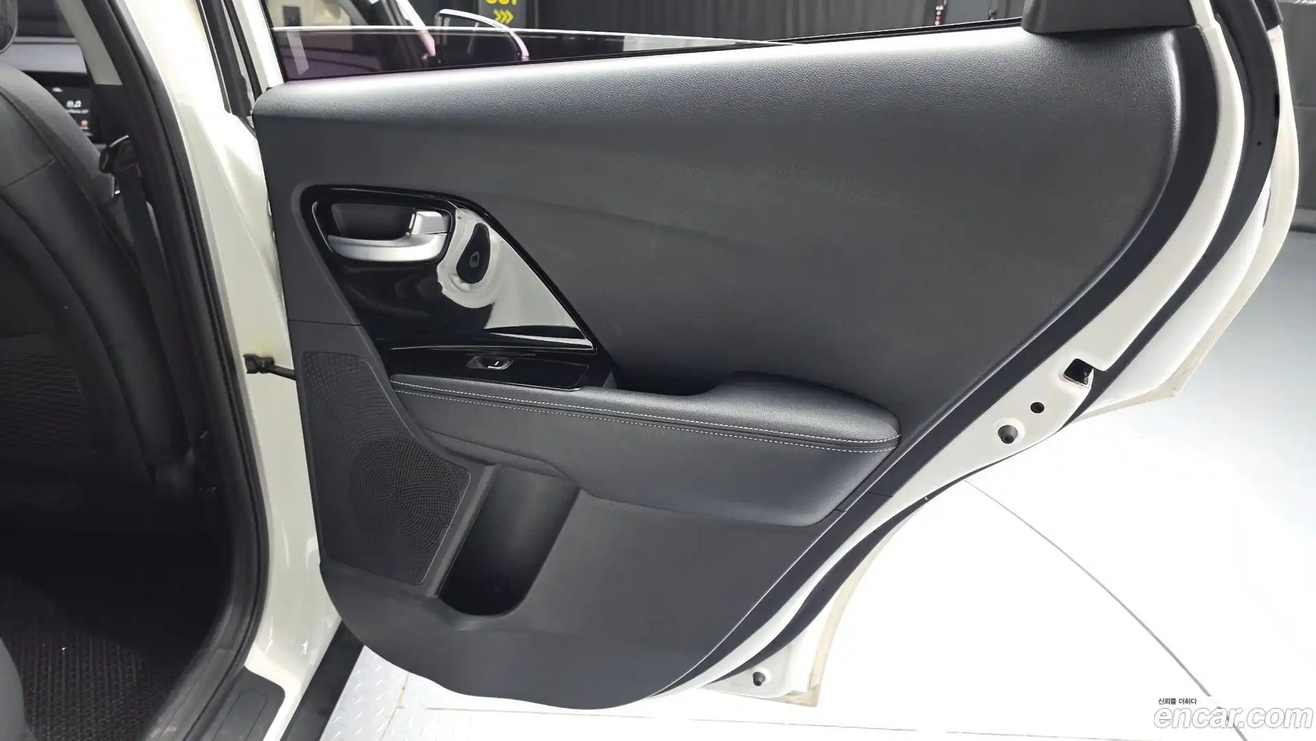 Niro Kia 2016.3-INNER-035