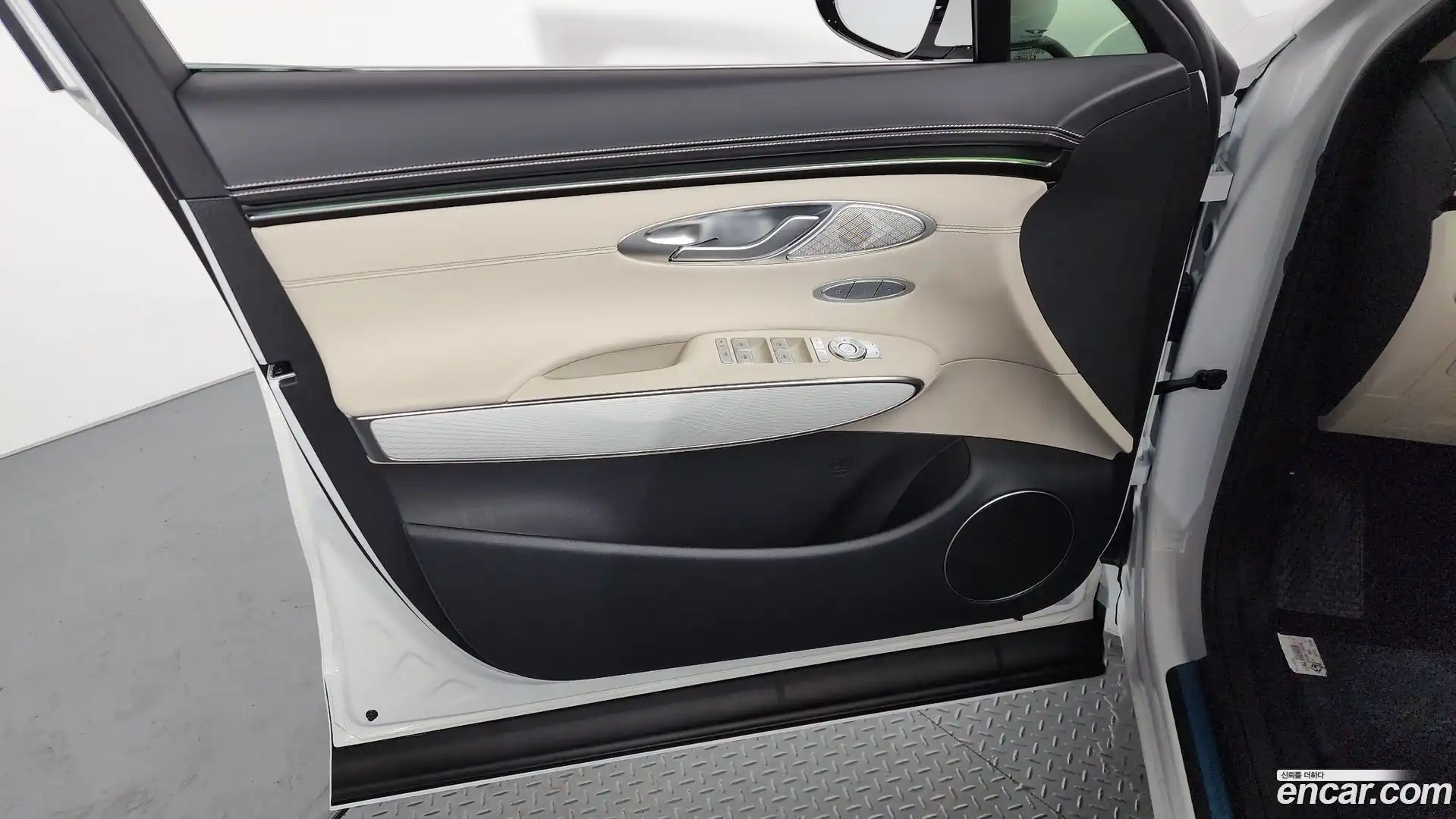 GV70 Genesis 2026.6-INNER-034