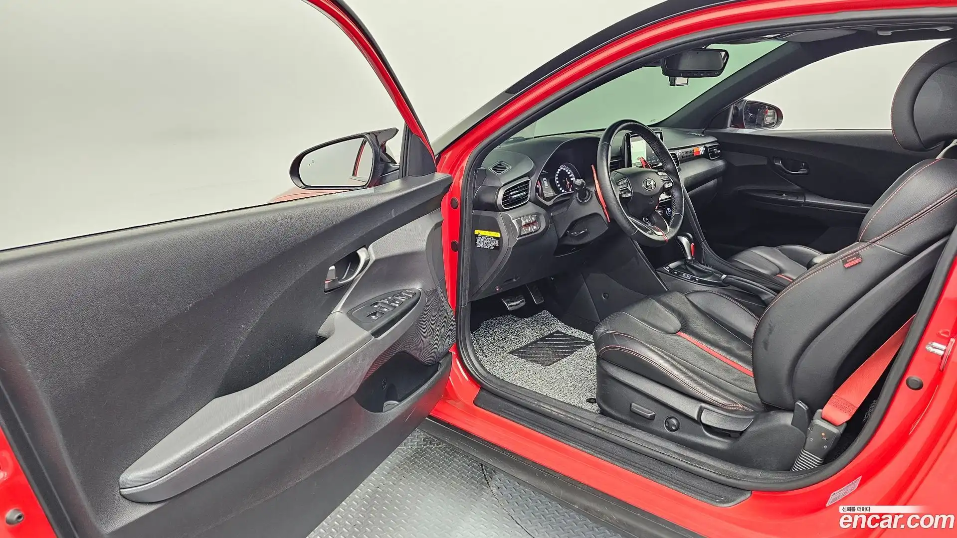 Veloster Hyundai 2020.5-INNER-010