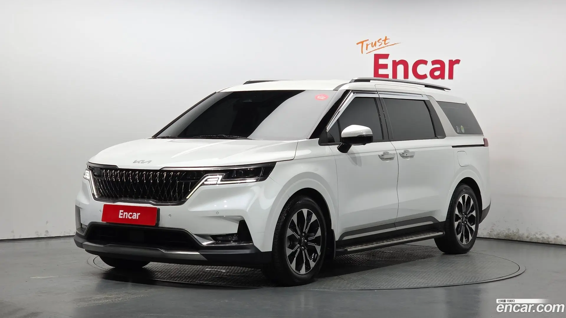 Main__Slider__Photo:Canival Kia 2022.6-0