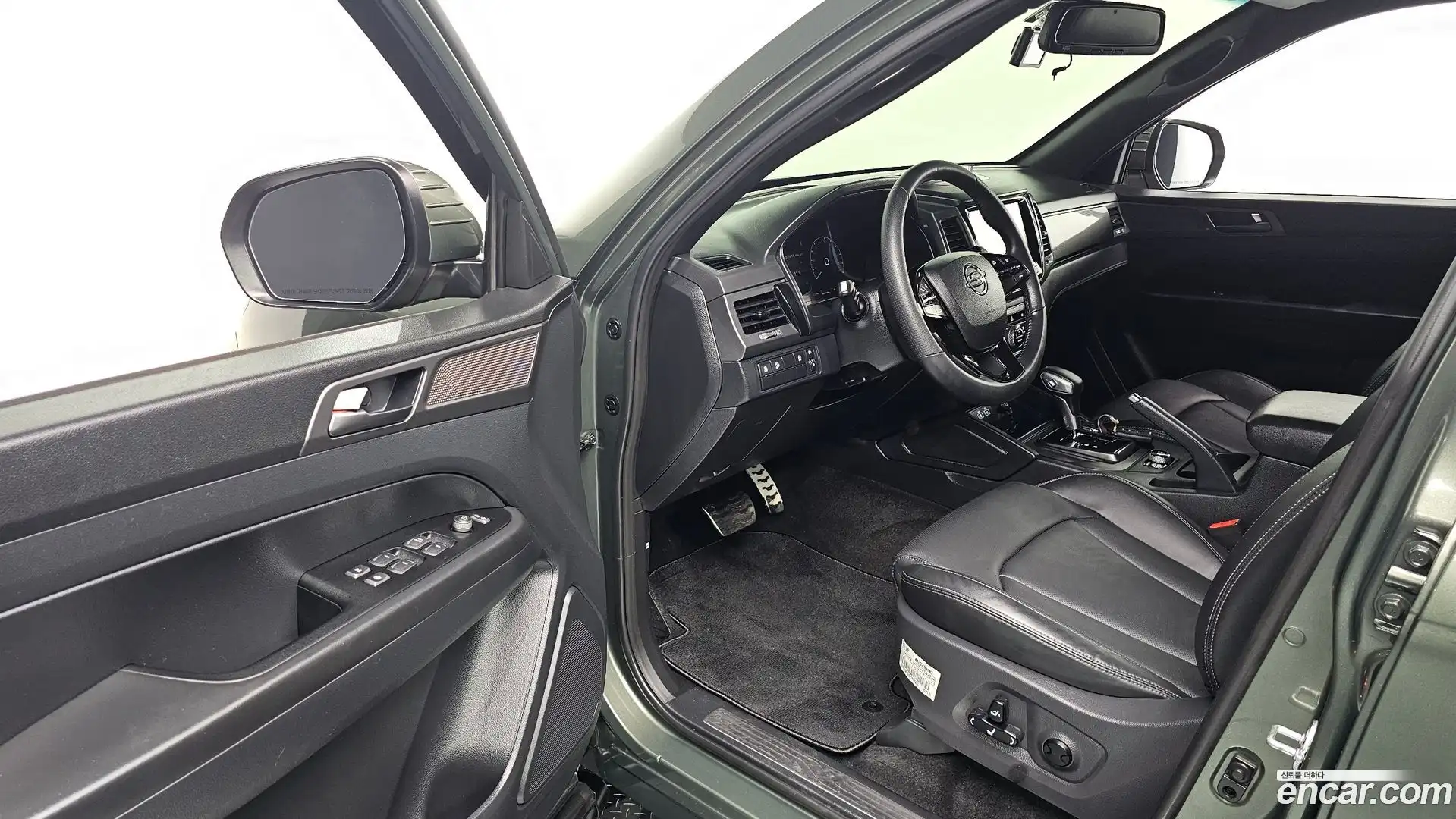 Rexton KG Mobility 2022.10-INNER-010