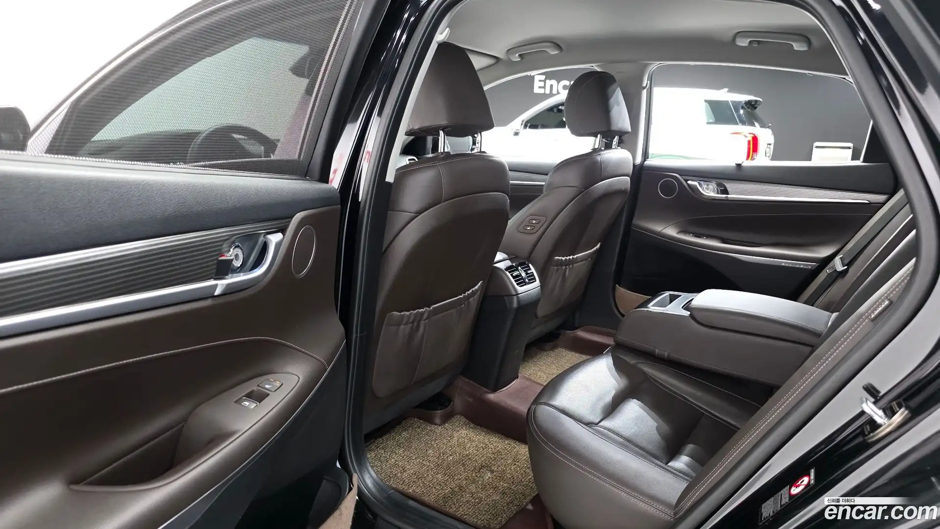 Grandeur Hyundai 2018.7-OPTION-015
