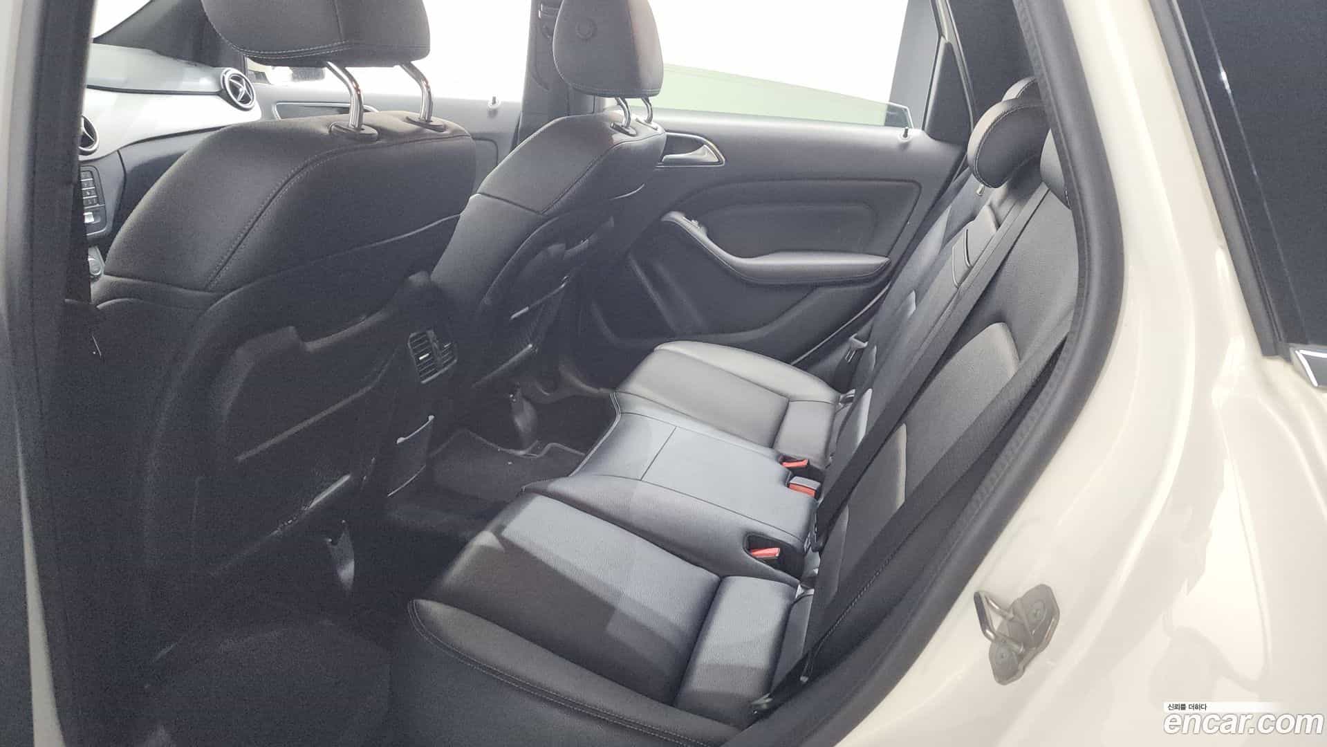 B-Class Mercedes-Benz 2018.5-OPTION-015