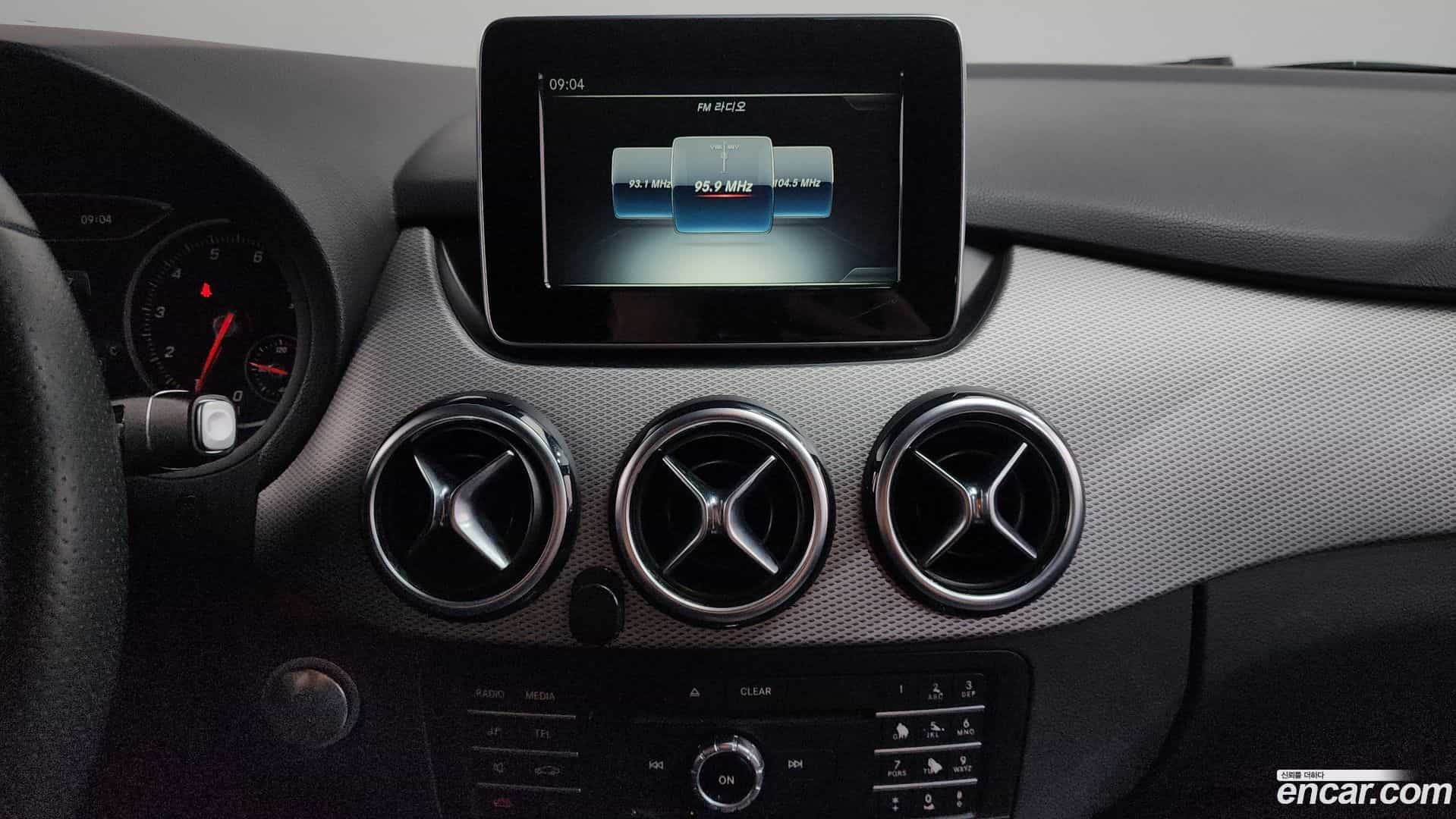 B-Class Mercedes-Benz 2018.5-OPTION-017