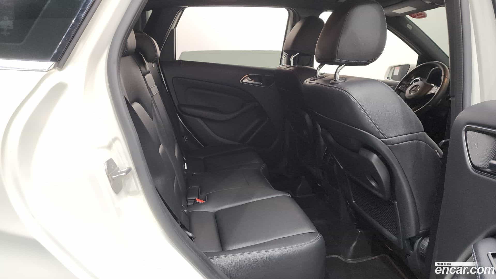 B-Class Mercedes-Benz 2018.5-OPTION-021