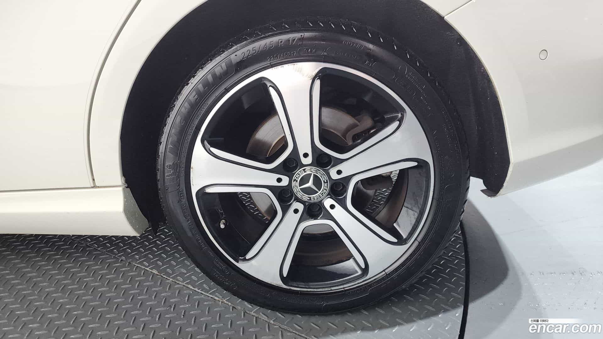 B-Class Mercedes-Benz 2018.5-OUTER-031