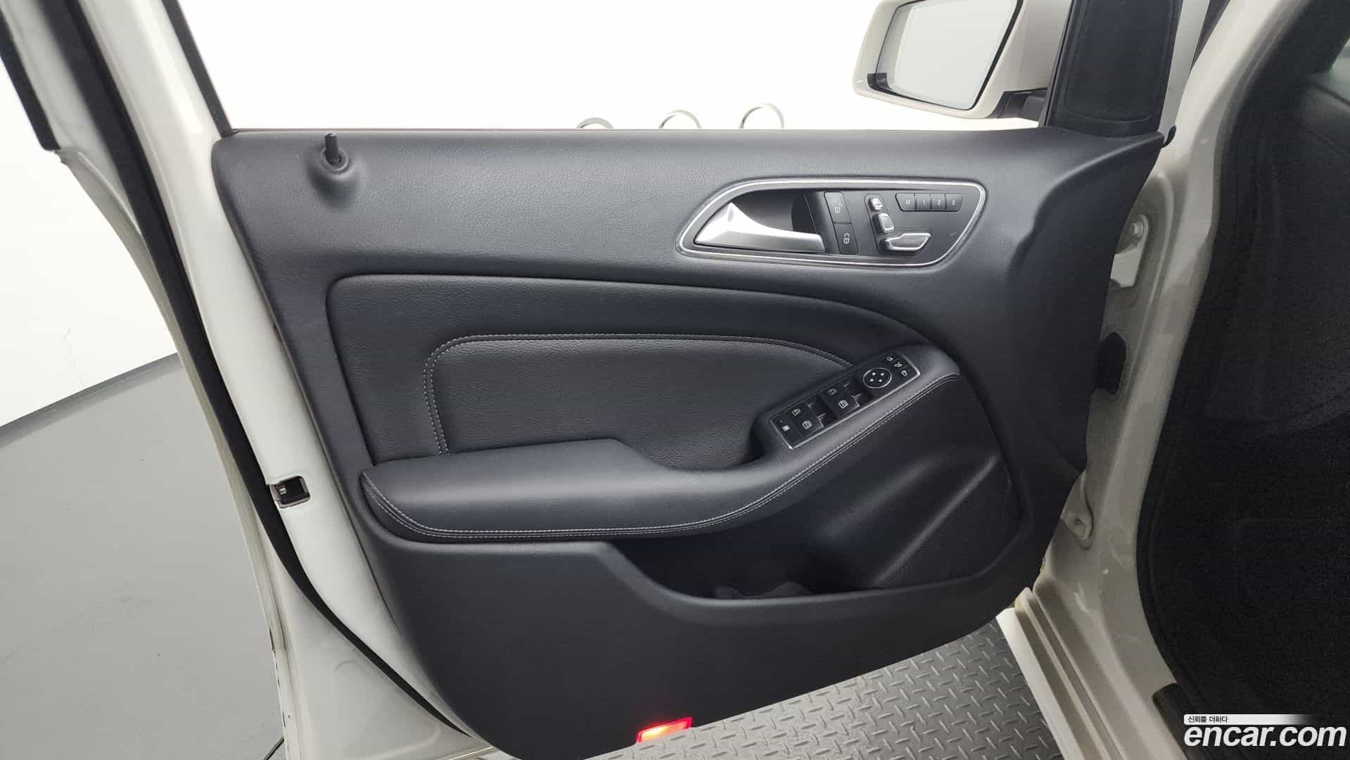 B-Class Mercedes-Benz 2018.5-INNER-034