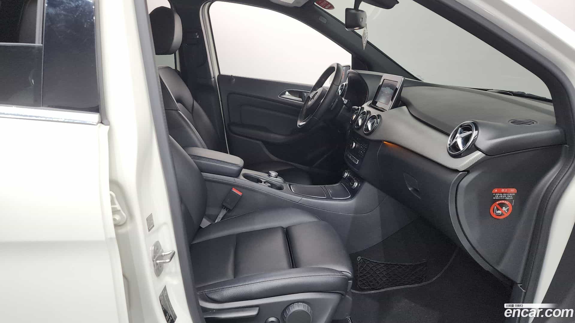 B-Class Mercedes-Benz 2018.5-INNER-036