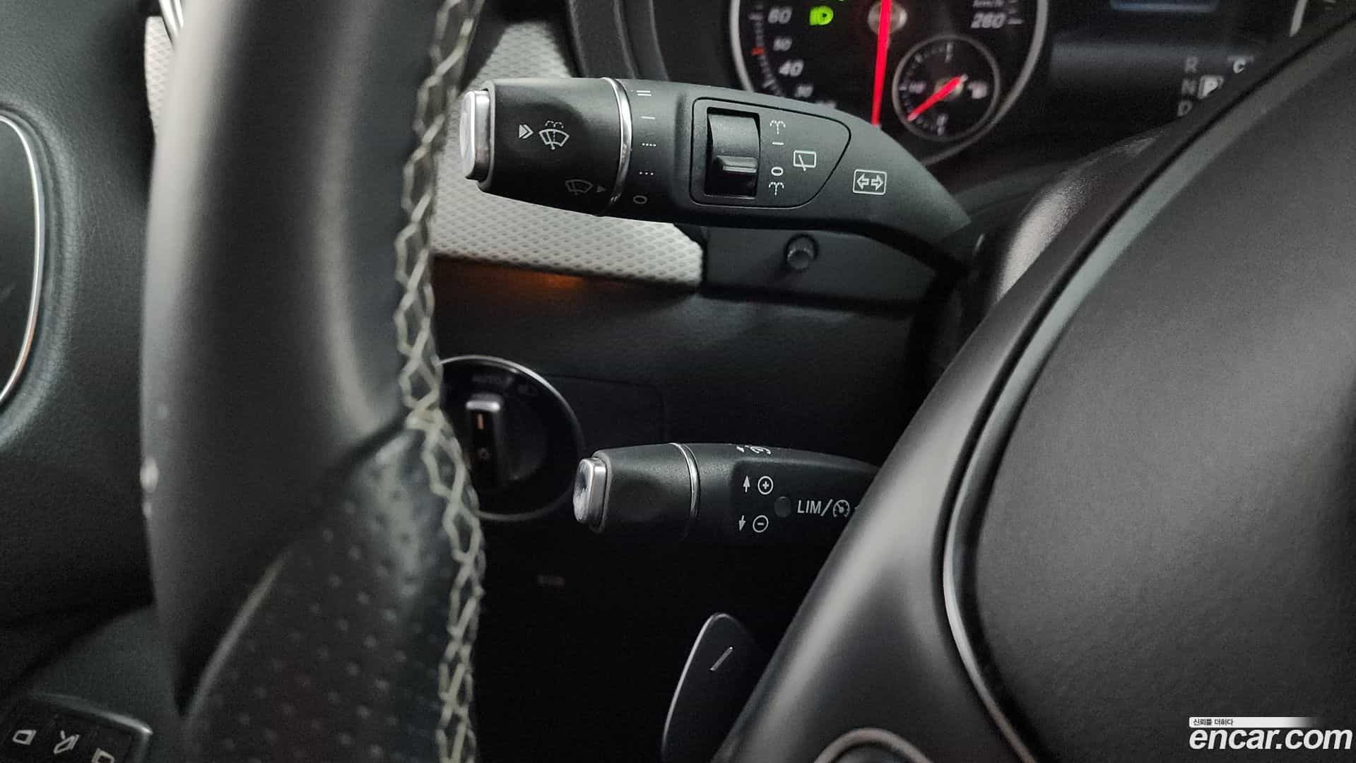 B-Class Mercedes-Benz 2018.5-OPTION-040