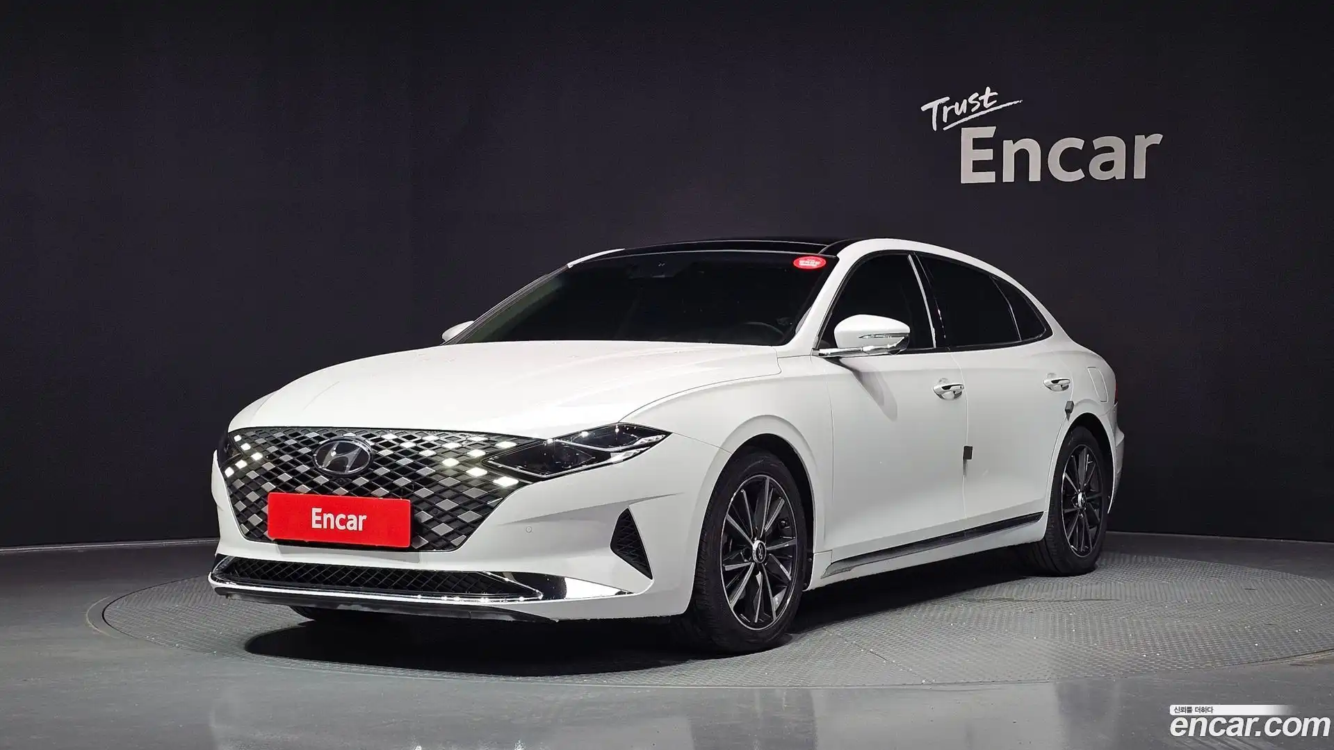 Grandeur Hyundai 2022.3-OUTER-001