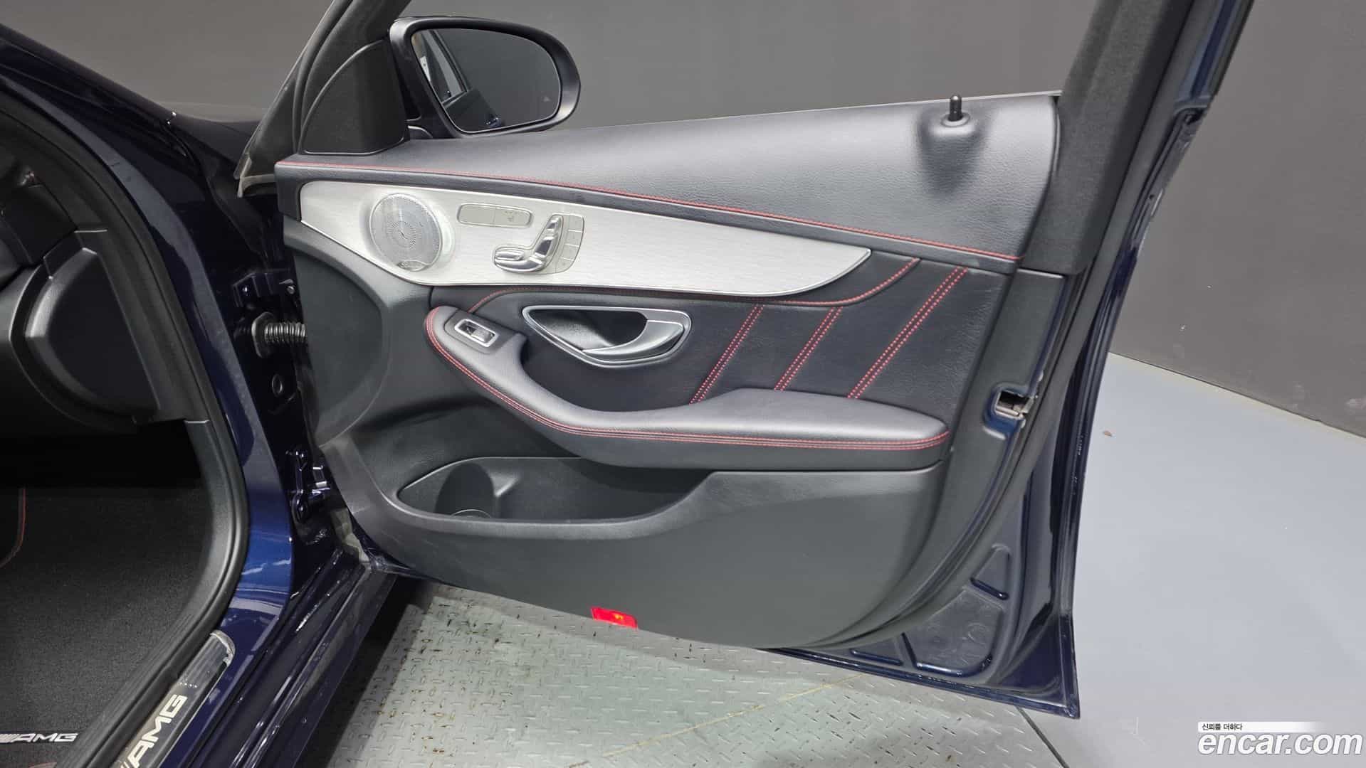 C-Class Mercedes-Benz 2018.4-INNER-034