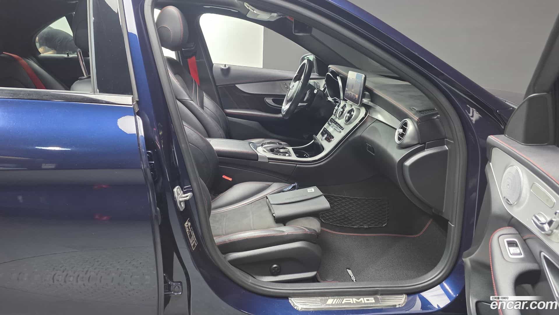 C-Class Mercedes-Benz 2018.4-INNER-036