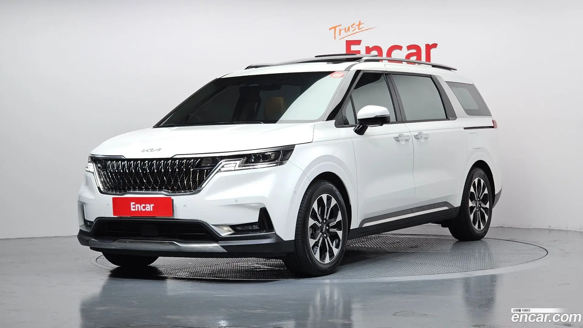 Main__Slider__Photo:Canival Kia 2022.5-0