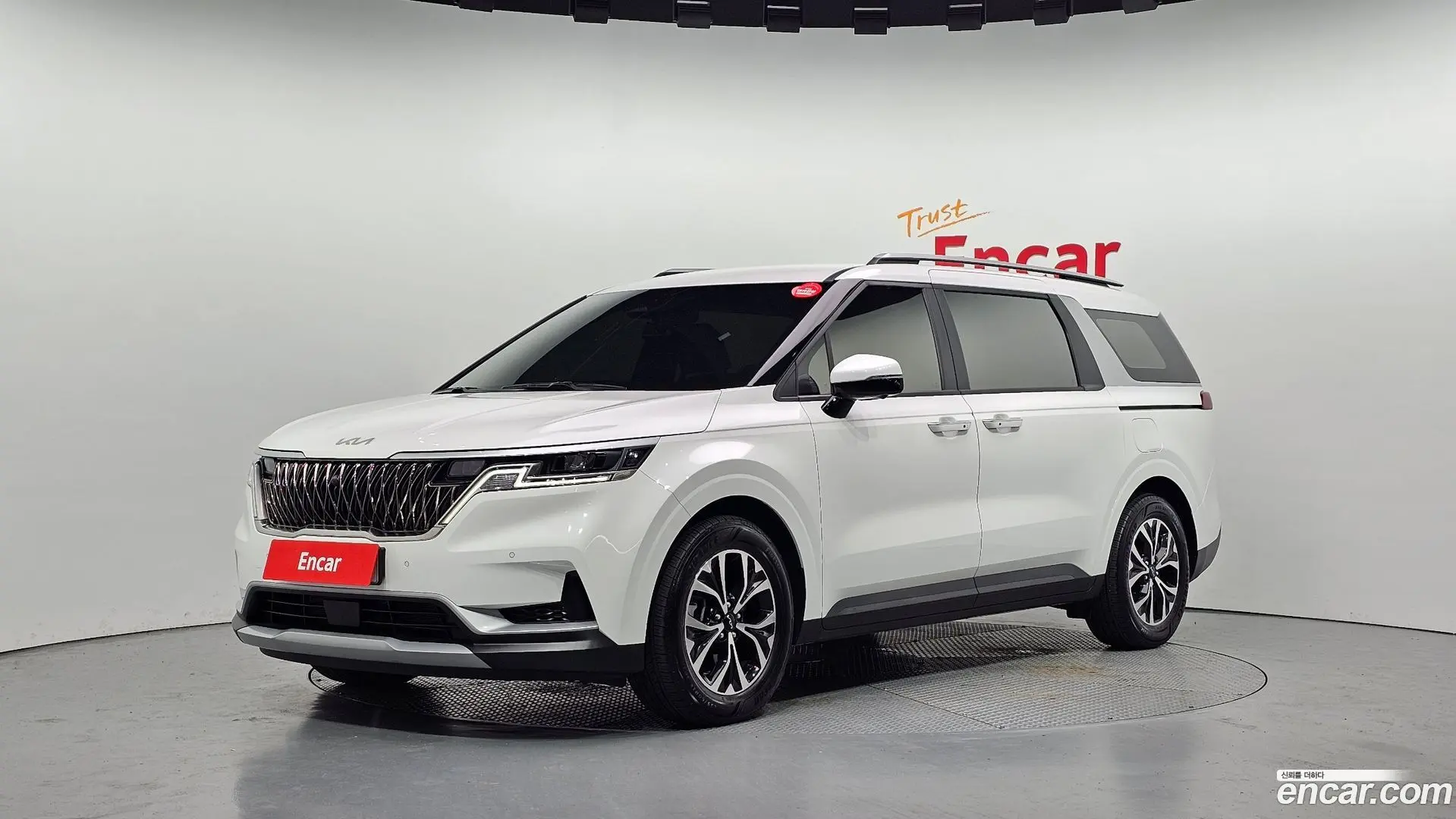 Main__Slider__Photo:Canival Kia 2023.8-0