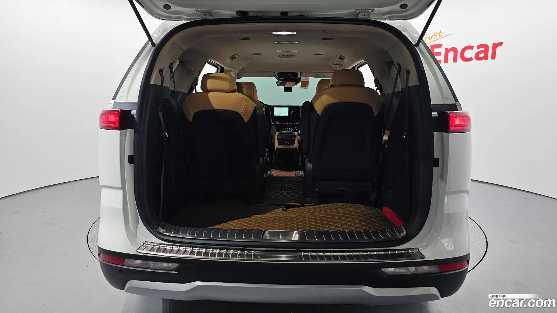 Canival Kia 2023.8-OPTION-024