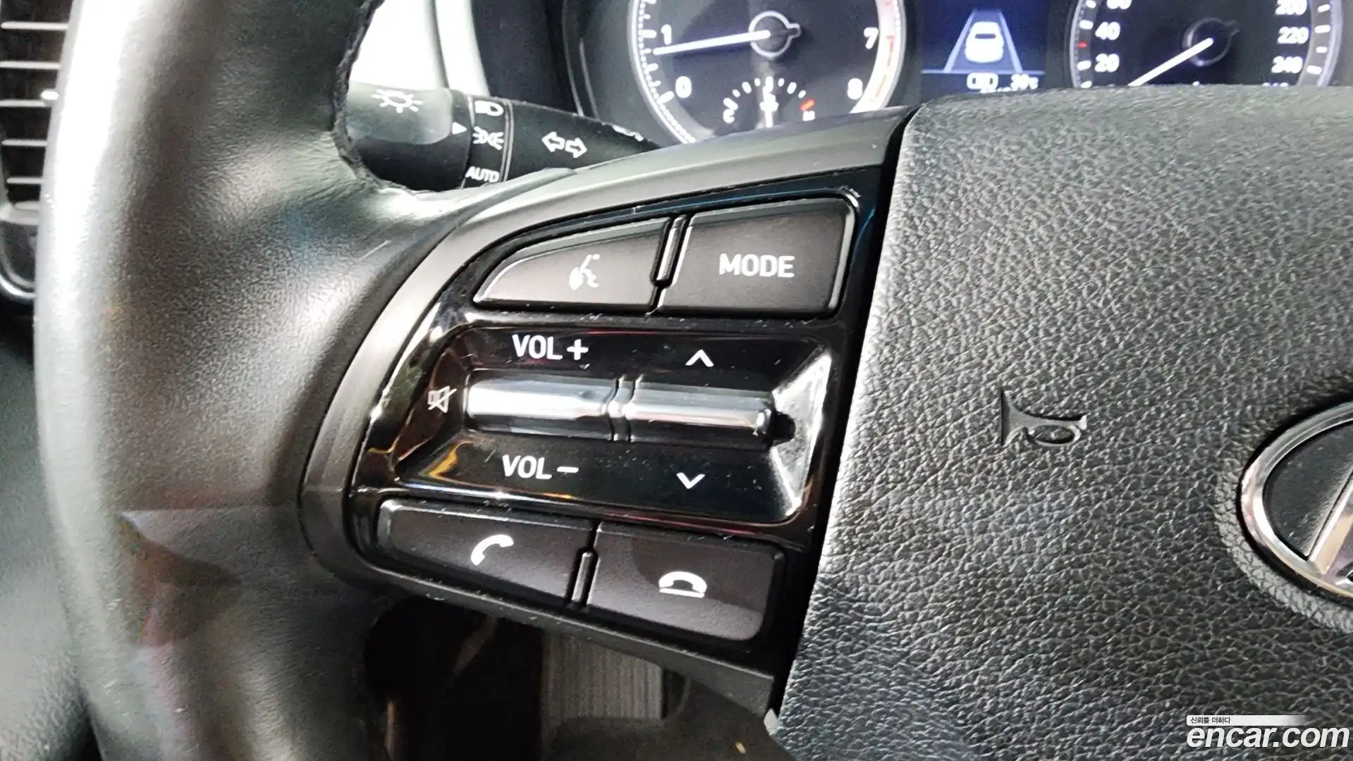 Grandeur Hyundai 2017.4-OPTION-020