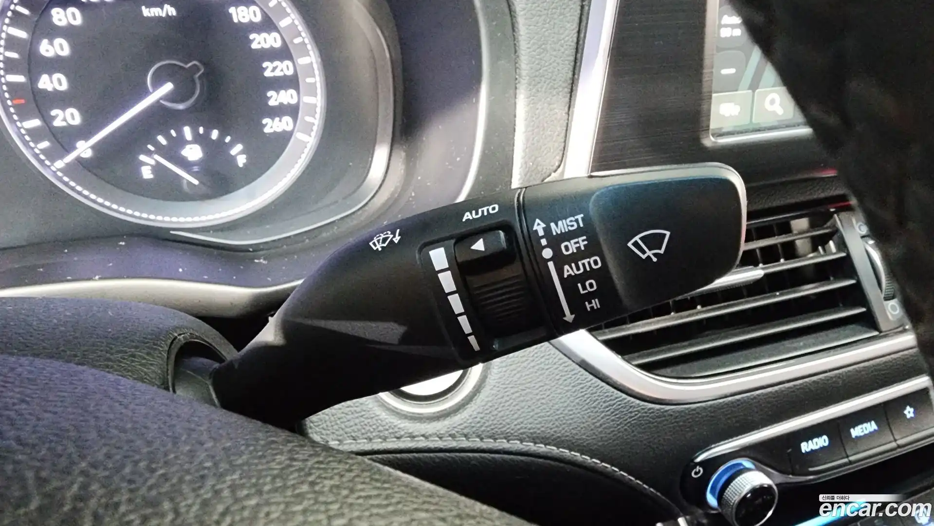 Grandeur Hyundai 2017.4-OPTION-048