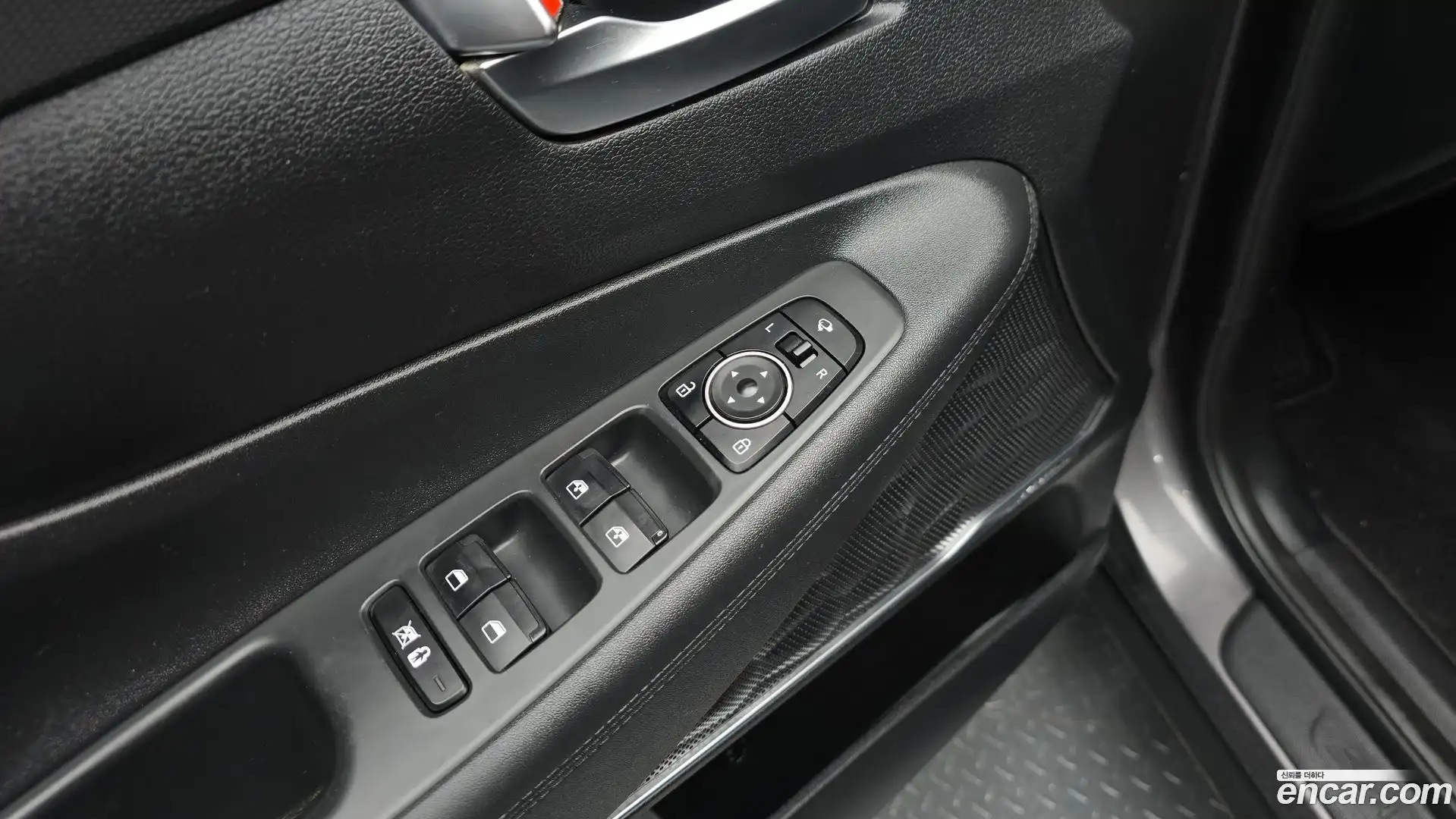 Santafe Hyundai 2018.2-OPTION-019