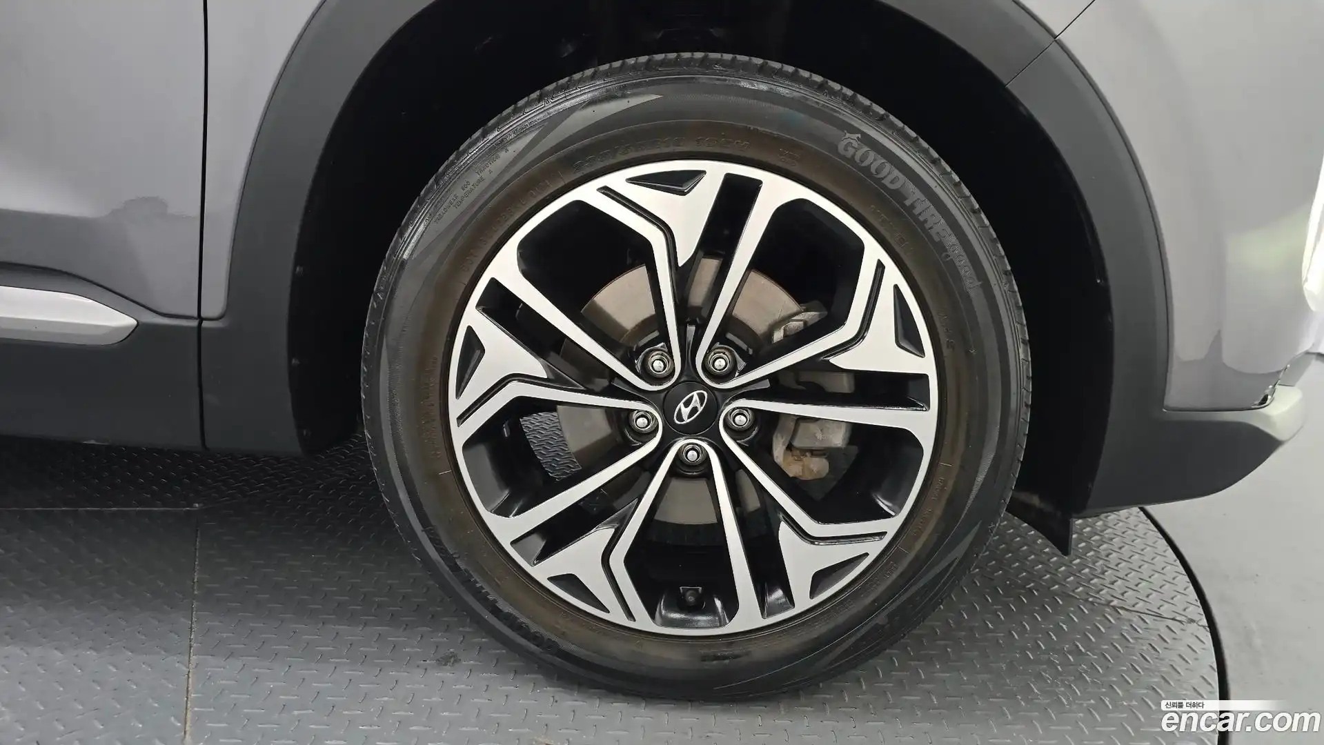 Santafe Hyundai 2018.2-OUTER-031