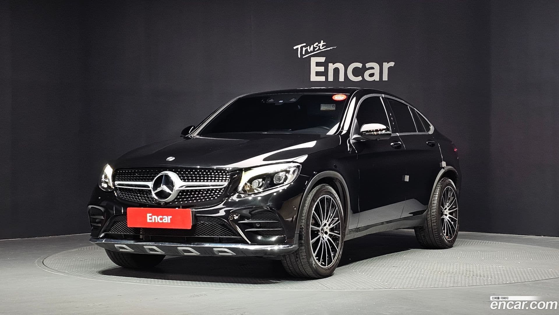 Main__Slider__Photo:GLC-Class Mercedes-Benz 2019.7-0